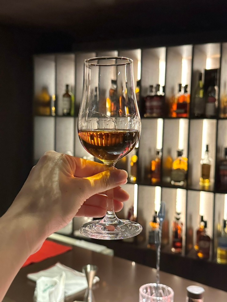 회현/명동 데이트 코스로 딱! 갤러리 피그먼트 칵테일바