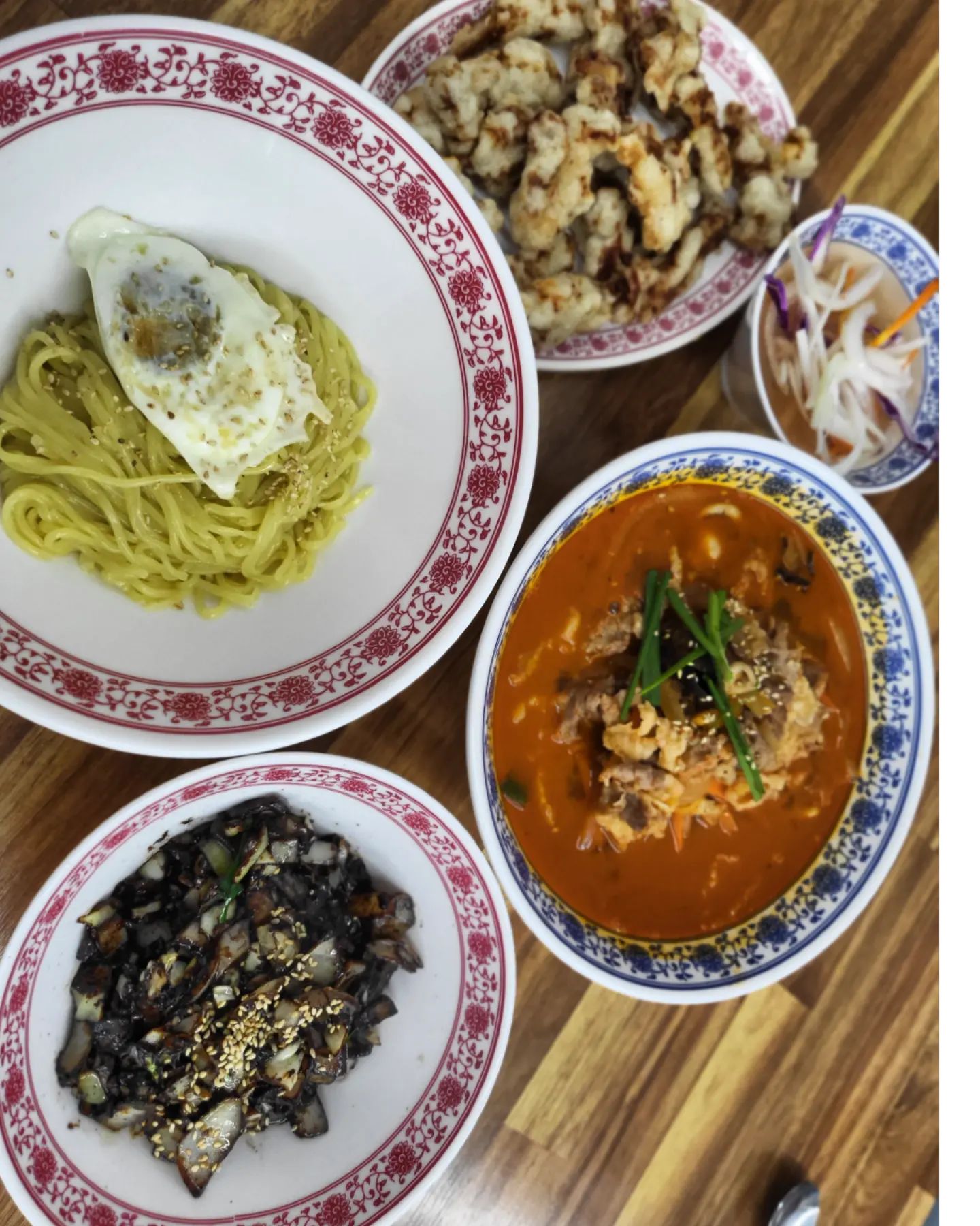진주시내 새로생긴 대한반점
진짜진짜 맛있다!!
불맛 제대로나는 간짜장이 제일 맛있었는데
사진이 쉣이넹 ㅠㅠ...
울3가족 폭풍흡입 하게 한 곳!

차돌짬뽕 12000원
간짜장 8000원
미니 탕수육 10000원

#진주중국집#진주시내맛집#진주대한반점#진주중국집#먹스타그램