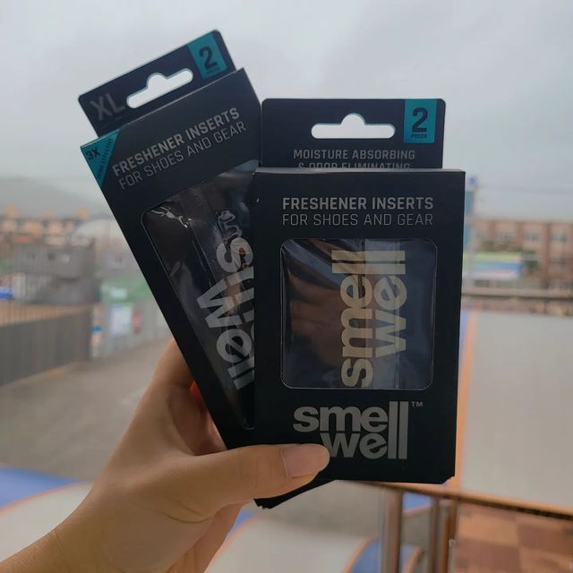 김다빈 on Instagram: "#광고 #유료광고포함 [ 스멜웰 @smellwellkorea ] ✨️ 3 in 1 : 탈취, 제습, 상쾌함까지 모두 해결 👍🏻 🌸 강한 향으로 냄새 제거 🙅🏻‍♀️ 냄새의 원인부터 해결 🙆🏻‍