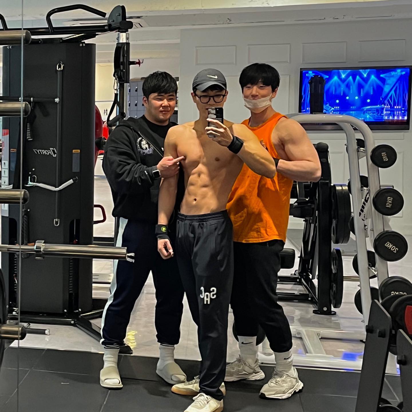 동기부여 감사합니다 쌤💪🏻
#머슬브로짐 #운동기록