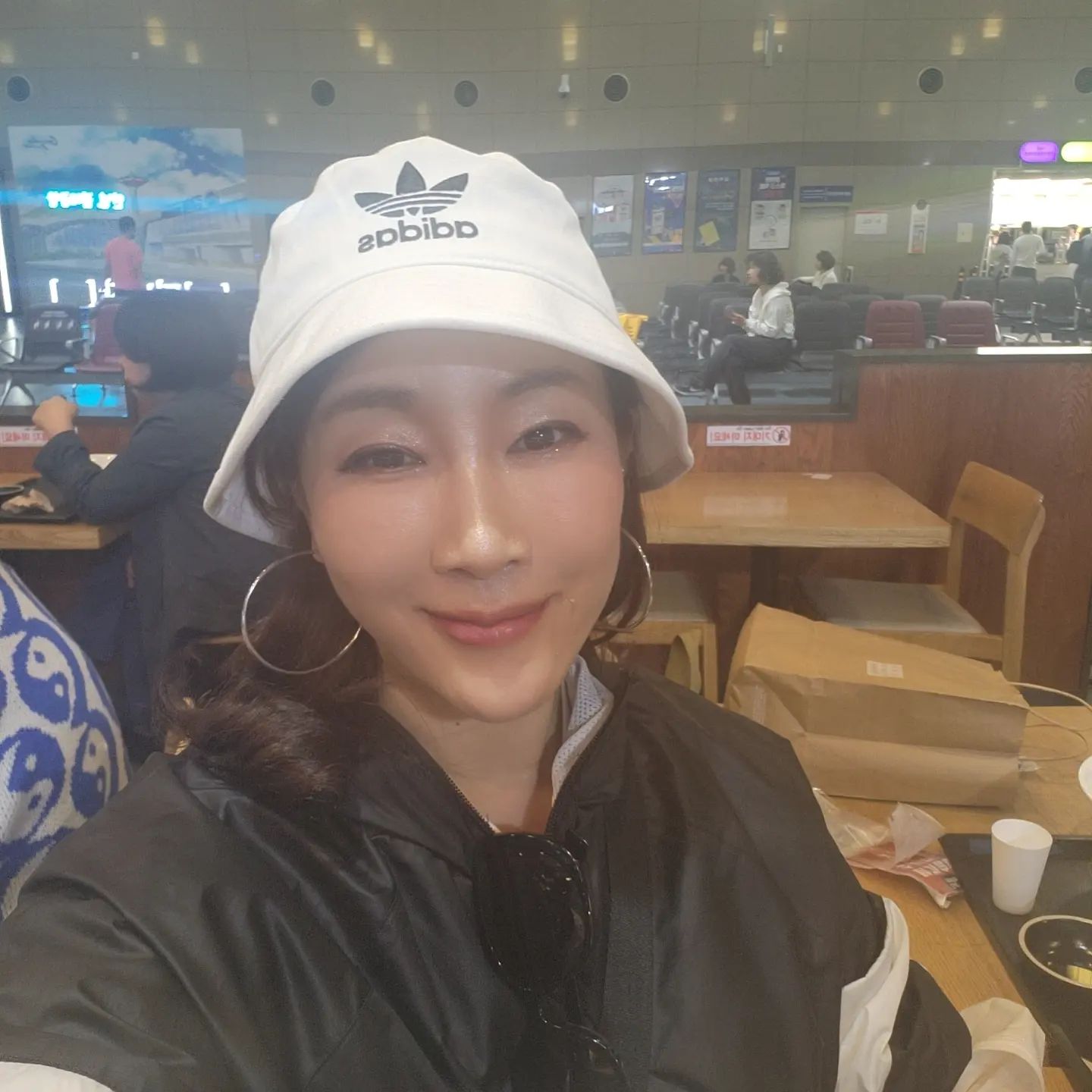 #배우 #모델#대한민국한복모델선발대회본선 #faran1004
가족들과 떠나는 코타키나발루 
여행가기 위해  미친 일정 컨디션 난조로  주사맞고 약 보따리
보따리 나이 들면  약부터 챙기는 구나
코타키나발루 바다와 하늘은 세상 여유롭고 편안함을 주는구나 야시장의 활기와 각자 살아가는 길을 느끼는 구나