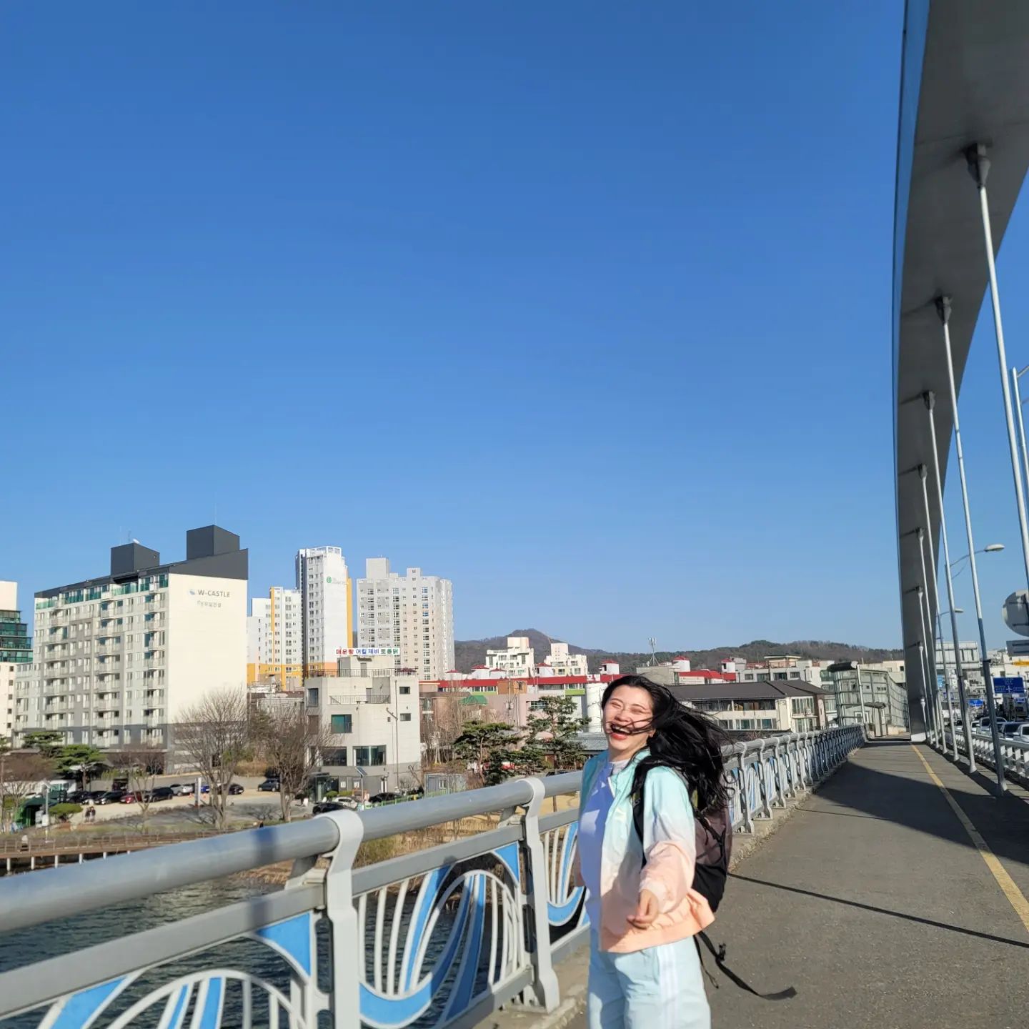 그냥 엄청 완전 많이 진짜 행복했어😁

#운길산 #주말등산 #송어회 #미나리전 #봄오는중 #행복해