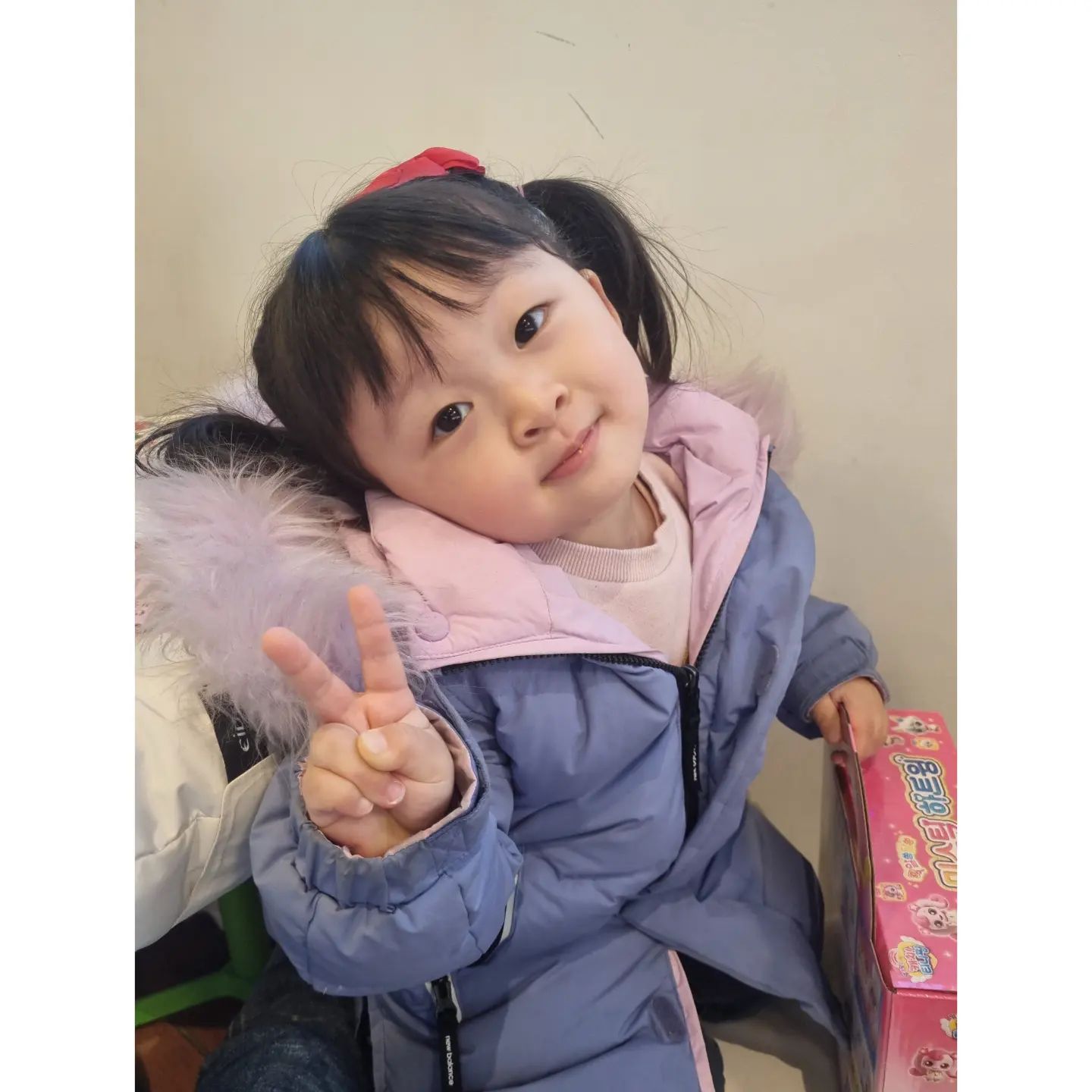 블로그 미션으로 가득찬 내 인스타🤣🤣
오랜만의 우리 둘째❤️
둘째는 그냥 다 사랑이라는게 진짜이더라
.
.
얘를 보며 왜 울 아빠가 나한테 그렇게나 쪽쪽거렸는지 좀 알겠음🙄 (2% 철듬)
#나도둘째출신
.
.
.
샤릉해 우리 딸랑구♡
수많은 장난감 중에서도 하필 10만원짜리 주먹만한 걸 고른 눈 높은 너😭😭