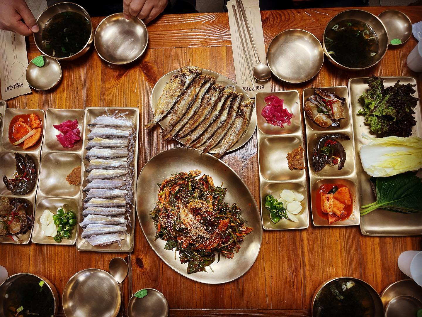 강화도 가면 꼭 먹어야해!
밴댕이모듬 4인 65000원
밴댕이회 무침 구이 모두모두!
맛있구만 
#강화도맛집 #강화도가볼만한곳 #강화도밴댕이 #강화도밴댕이맛집 #강화도밴댕이가득한집 #강화도밴댕이정식