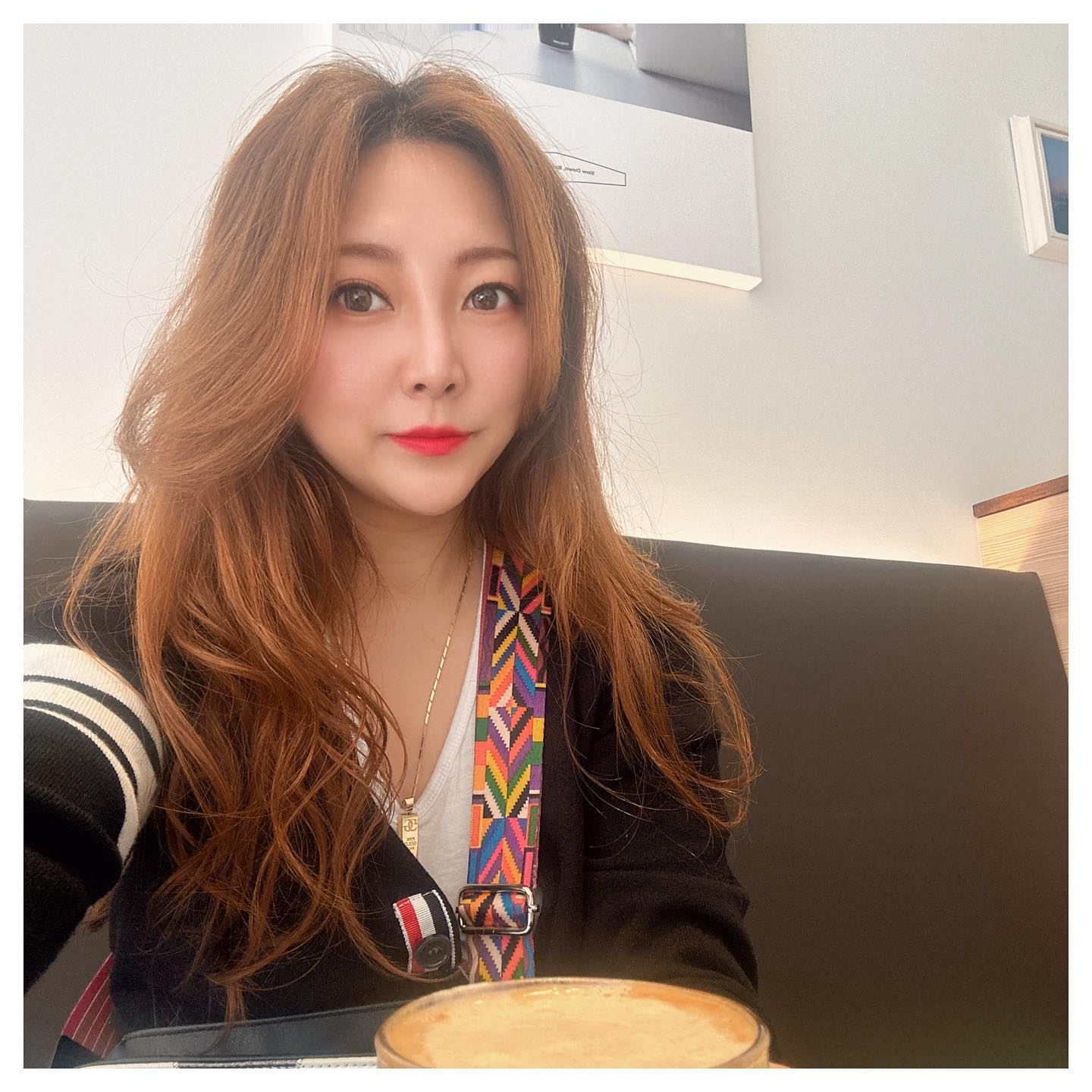 커피 한 잔 🥰
.
.
 #팔로우해요❤️ #선팔하면맞팔😍 #소통해요🙌🏻 #좋반❣️ #맞팔환영❤ #셀스타그램🌸 #daily🌷#데일리그램⭐️ #ootd💕💋 #셀피❤ #selfie💕 #일상기록🌼 #일상스타그램👆 #해운대카페