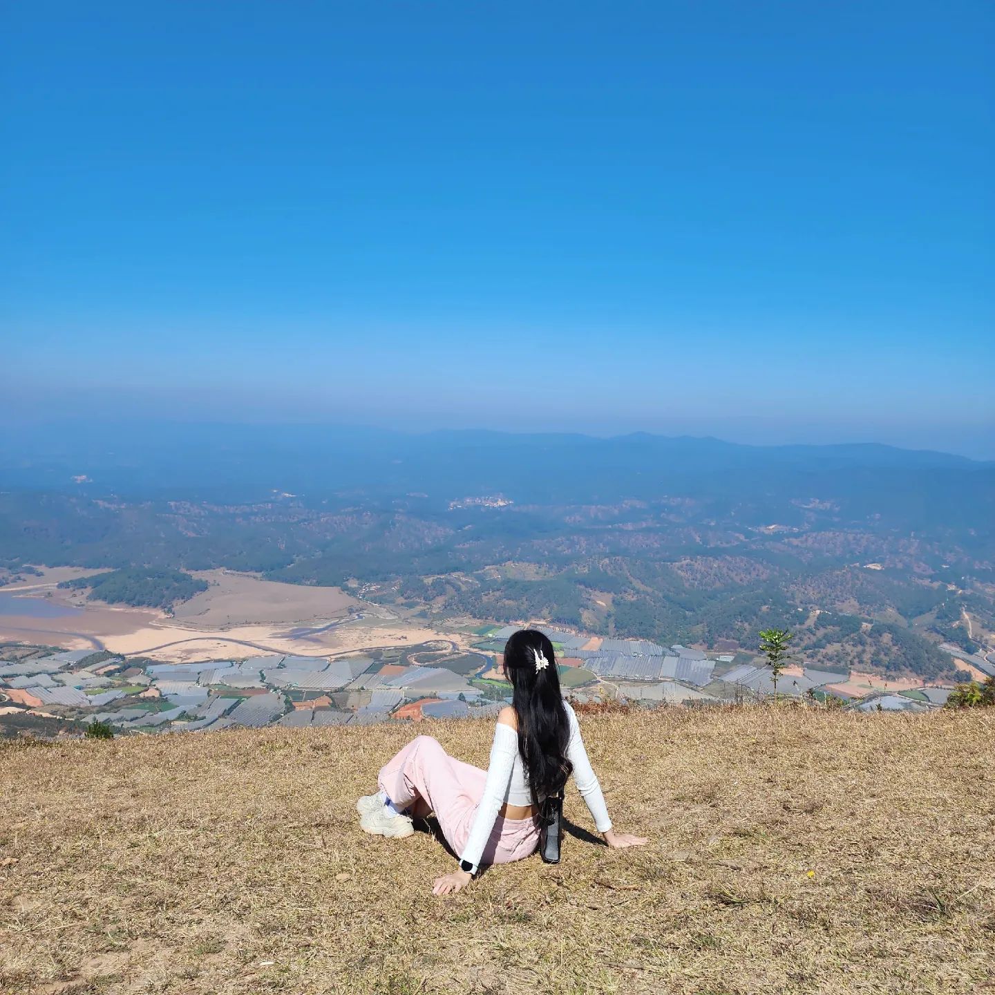 진짜 여기 뷰 최고였다💙
#달랏 #랑비앙산