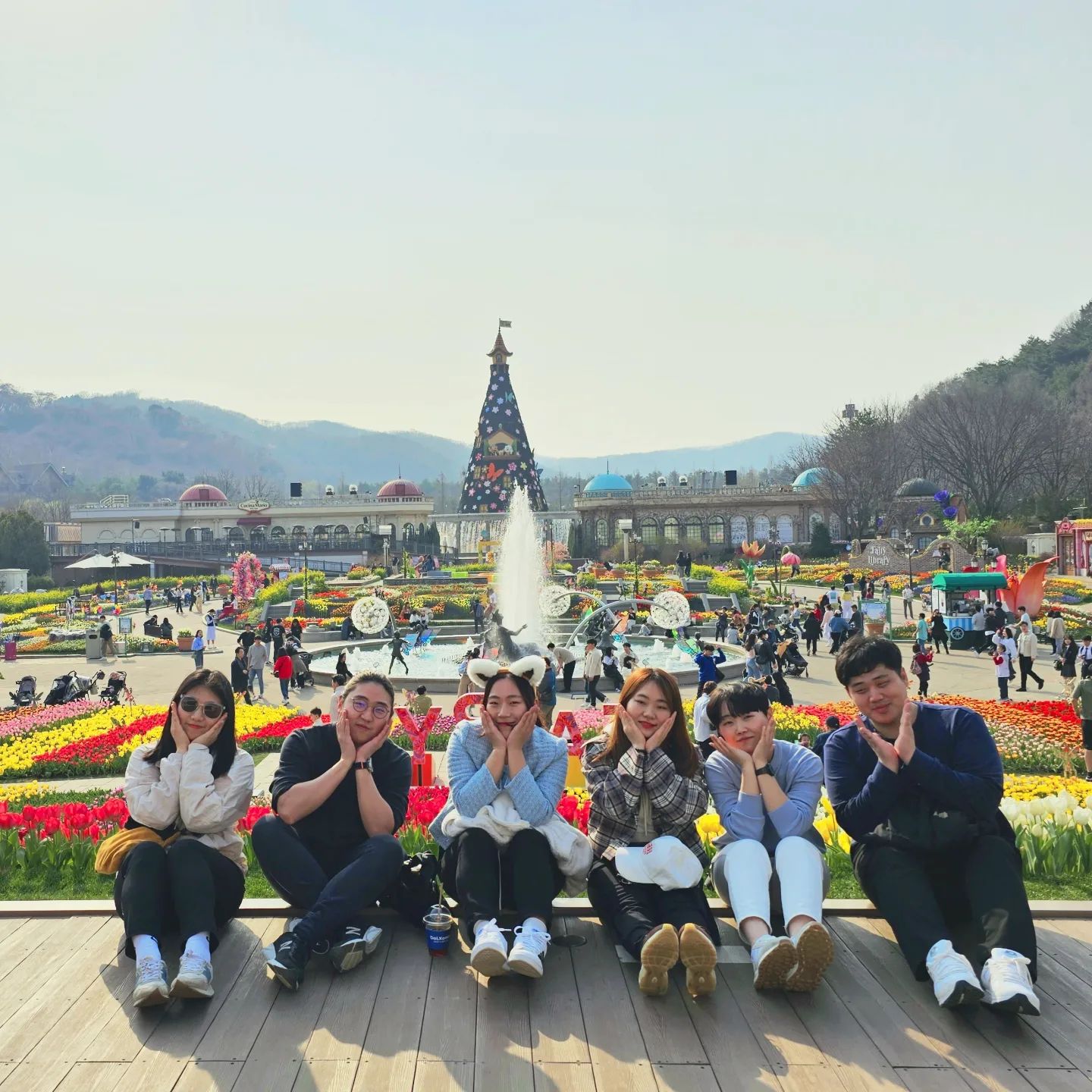 🌷2023 봄, 8년차 어른이들과🌷
.
.
.
.
.
#에버랜드 #수요일연차나들이 #단체연차 #에버랜드튤립축제 #에버랜드튤립축제🌷 #에버랜드튤립🌷 #봄나들이 #퇴사방지여행 #다음퇴사자는 #나여야만해✌️