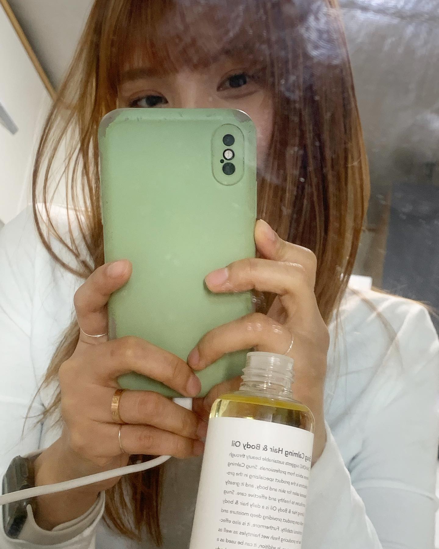 ⠀
핸드폰이 와장창 깨지고
새걸로 바꿔서
엄청 신났는데!
알람이 울리더군💚..😪