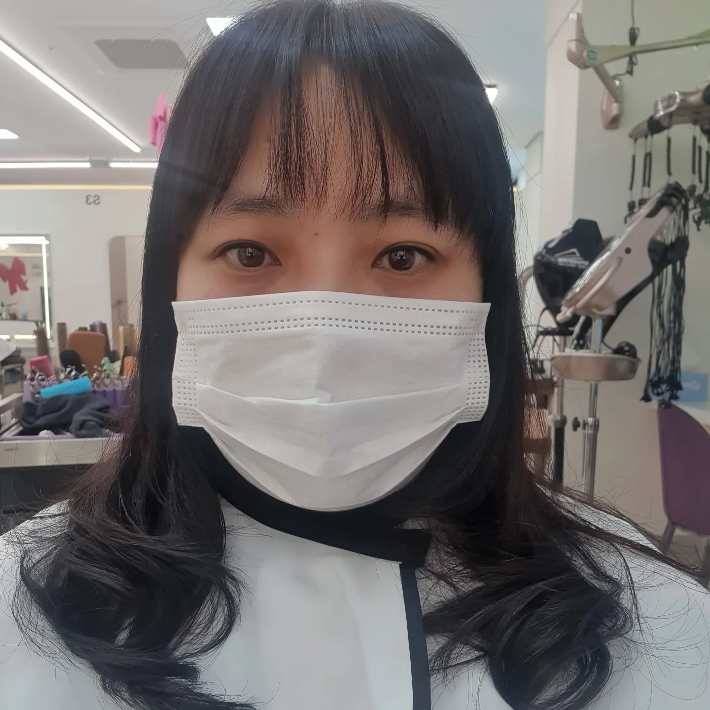 백만년만에 머리했음
앞머리도 내리고~
염색. 파마. 커트 하는데 하루 더 갔네 ㅋㅋ

미용실서 안마의자 있는데 첨 봄
눈에 스팀까지~
자버렸네 ㅋㅋ

#장곡동미용실 #시흥장현미용실 #비바헤어퍼플점 #시흥장곡미용실 #장현미용실 #시흥마사지미용실