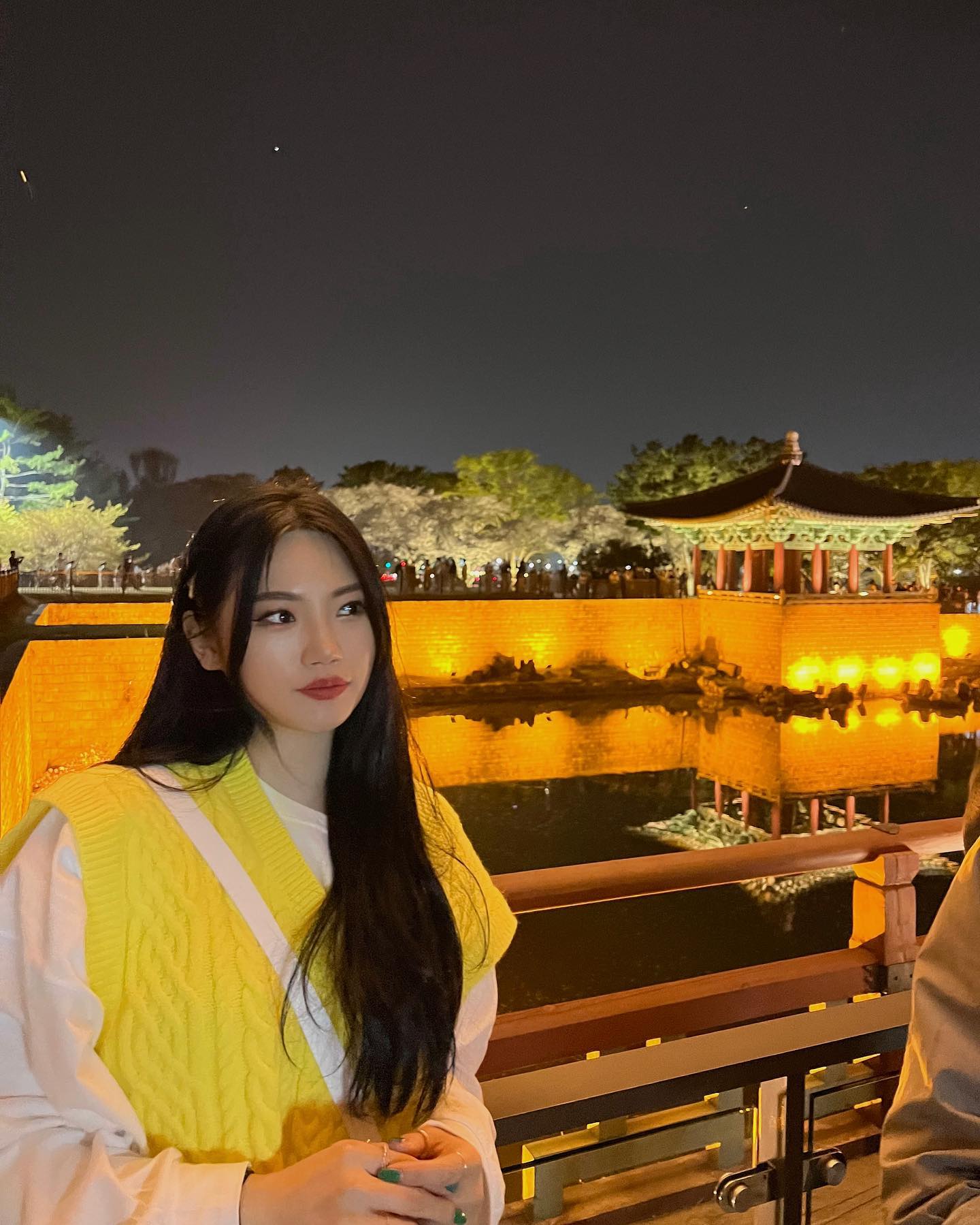 첨성대 깔 별로 다 올려버리기💙🧡💜
마지막은 아리따운 미녀와🌸