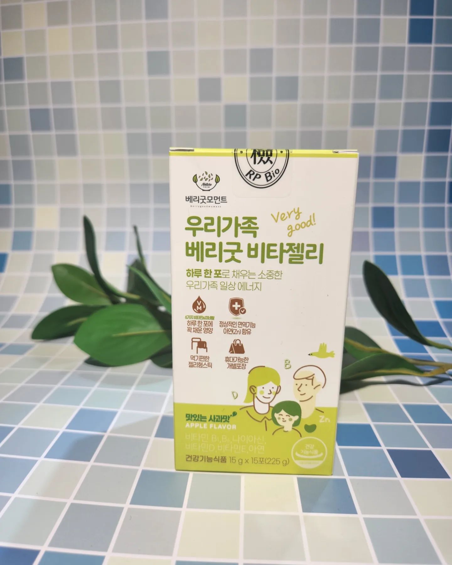 #협찬 #유료광고
맛있는 비타민. 
우리가족 베리굿 비타젤리...

40대 중반이 되면서 피곤하고 지치는게 점점 힘에 부쳤다. 
알약으로 된 비타민은 먹기 싫고, 
맛있는 비타민을 찾다가 발견한 제품이다^^
피로회복 하면 비타민 아니겠어!!!

아이는 타블릿 형태의 비타민을 먹었는데, 요 제품이 더 맛있다고 한다.
(...내가 먹으려고 잘 안주는건 비밀!! ㅎ)

쫀쫀한 젤리가 심심할때 간식삼아 하나둘 먹는게 너무 편하다.
사과향에 달달함이 나른한 오후 간식으로도 너무 좋다. 
(피로회복은 플러스로 같이 온다)

출시 기념으로 특가로 살 수 있으니,
저렴하게 구매할 수 있을때 사는걸 추천!!

https://www.berrygoodstore.co.kr/

#협찬 #비타젤리 #피로회복 #베리굿 #우리가족베리굿비타젤리 #맛있는비타민젤리 #비타민젤리