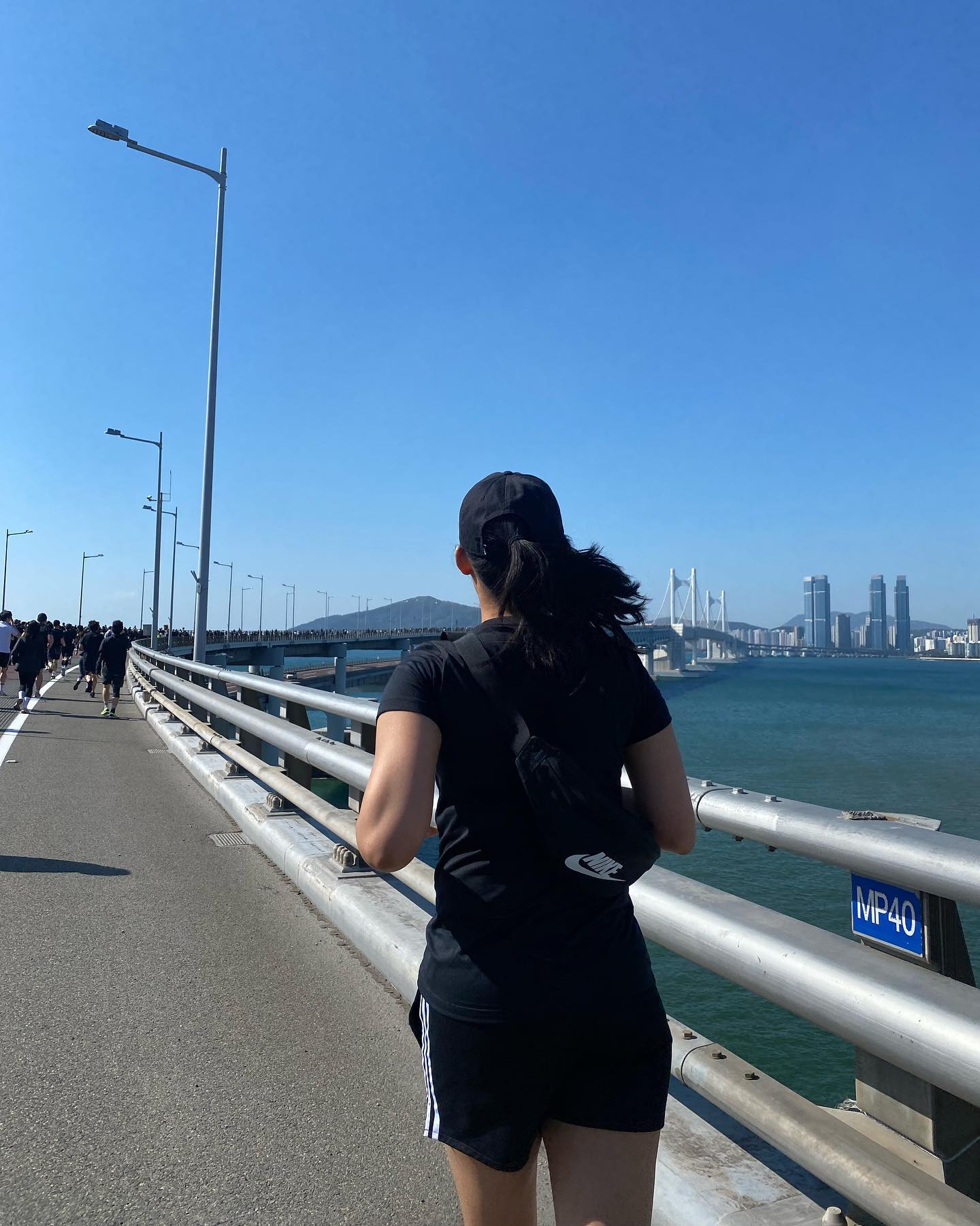 완주를 하다닝!🏃🏻‍♀️🌉

-

#부산여행 #광안대교 #마라톤 
#기브앤레이스 #8kmrun✔️ #초보마라토너 
#다이나믹듀오