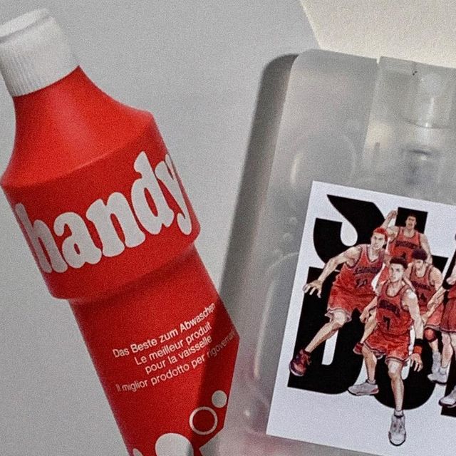 태비 on Instagram: "슬램덩크 포스터로 커스텀 향수🏀❤️‍🔥"