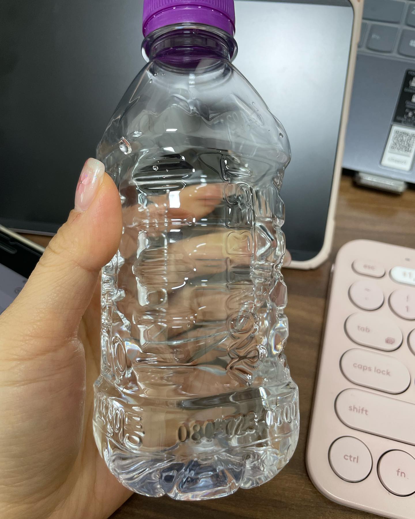 #할인구매 2리터짜리 물만 사먹다가 
330 짜리 싸서 사봤는데
너무 괜찮은 사이즈임 
물맛도.좋고 매일 먹어서 20입인데 벌써 다 먹음 ㅜㅜ
#할인구매 montbest #몽베스트 #몽베스트위드어스
2리터짜리 물만 사먹다가 
330 짜리 싸서 사봤는데
너무 괜찮은 사이즈임 
물맛도.좋고 매일 먹어서 20입인데 벌써 다 먹음 ㅜㅜ
#미용 #화장품 #지구가몽마를때 #네일 #제로웨이스트 #잡  #무라벨생수 #라벨프리생수 #프리미엄생수 #깨끗한물 #잡지 #몽베스트무라벨 #안전한생수