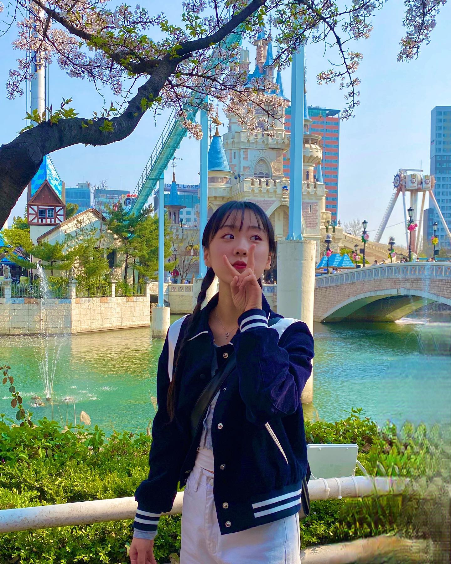 🌸벚꽃없는 벚꽃 나들이🌸
스노우 부분지우기로 옆에 있던 애기를 지워봤는데 어때 감쪽같아 ?
#스노우 #snow
