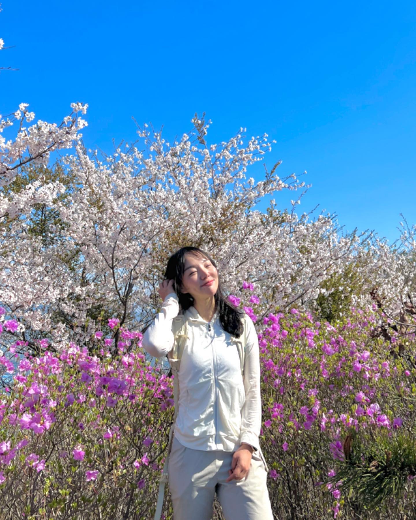 이제야 올리는 23.4.2 운동 : 장복산 등산

역시 벚꽃은 진해👍👍 진짜 역대급 산행을 하고 왔다 
(늘 산탈때마다 역대급이라고 하는거 같은데 진짜진짜 역대급 이였음ㅠ)
이날은 하루 종일 🌸🌼🌺에 파묻혔던 날이다♥️

진짜 이날은 힘든 것도 모르고 등산했다 킬로수만 14킬로 넘었는데 꽃에 파묻혀 구경하다 보니 진짜 시간도 금방 갔다 자랑하고 싶은 사진도 넘넘 많은데 왜 10장밖에 못 올리게 하니 인스타야!!!!!역시 등산은 너무 행벅해♥️