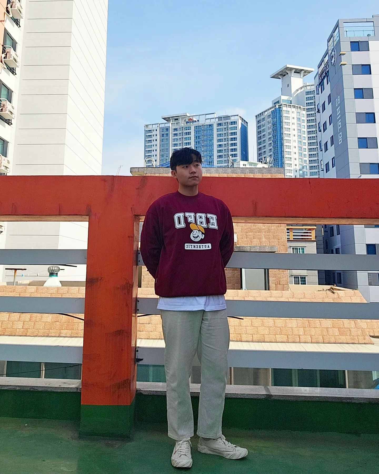 나만 로고 귀엽다고 생각하는건가 뽀빠이 닮은듯💪💪

상의 : ebbetsfield_kr 
이너 : 프린트스타
