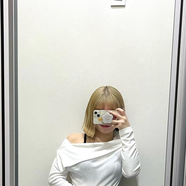 희선 on Instagram: "이거슨 #광고 입니다. 헬린이에게 중요한건 꺾이지 않는 단백질 💪🏻 . . 단백질 합성을 도와 촉매재 역할을 해주는 #류신 으로 득근 효과 2배 ✨ 프로틴이 몸에 맞지