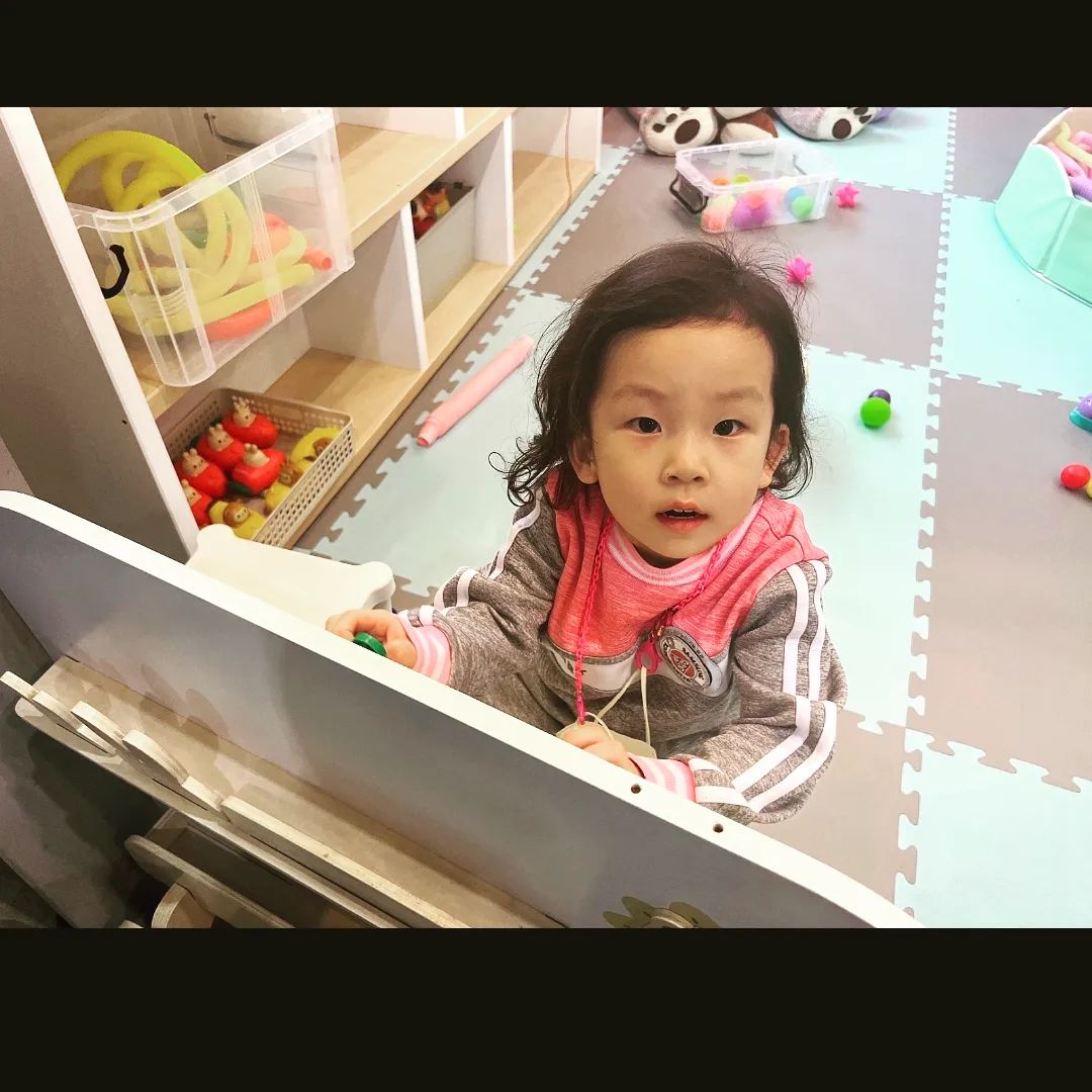 🍱🍱🍱
소은이의 #첫소풍🎈 
유치원에서 간 #김포노라바바 
분명 머리는 묶고 갔는데 사진엔 왜 산발하고 있는거닠ㅋ 
김밥을 안먹는 편식쟁이를 위해 쌤께 미리 여쭤보고 준비한
소은이 #소풍도시락🍱 
빈도시락으로 갖고 와줘서 고마워😍
앞으로도 화이팅❣️
