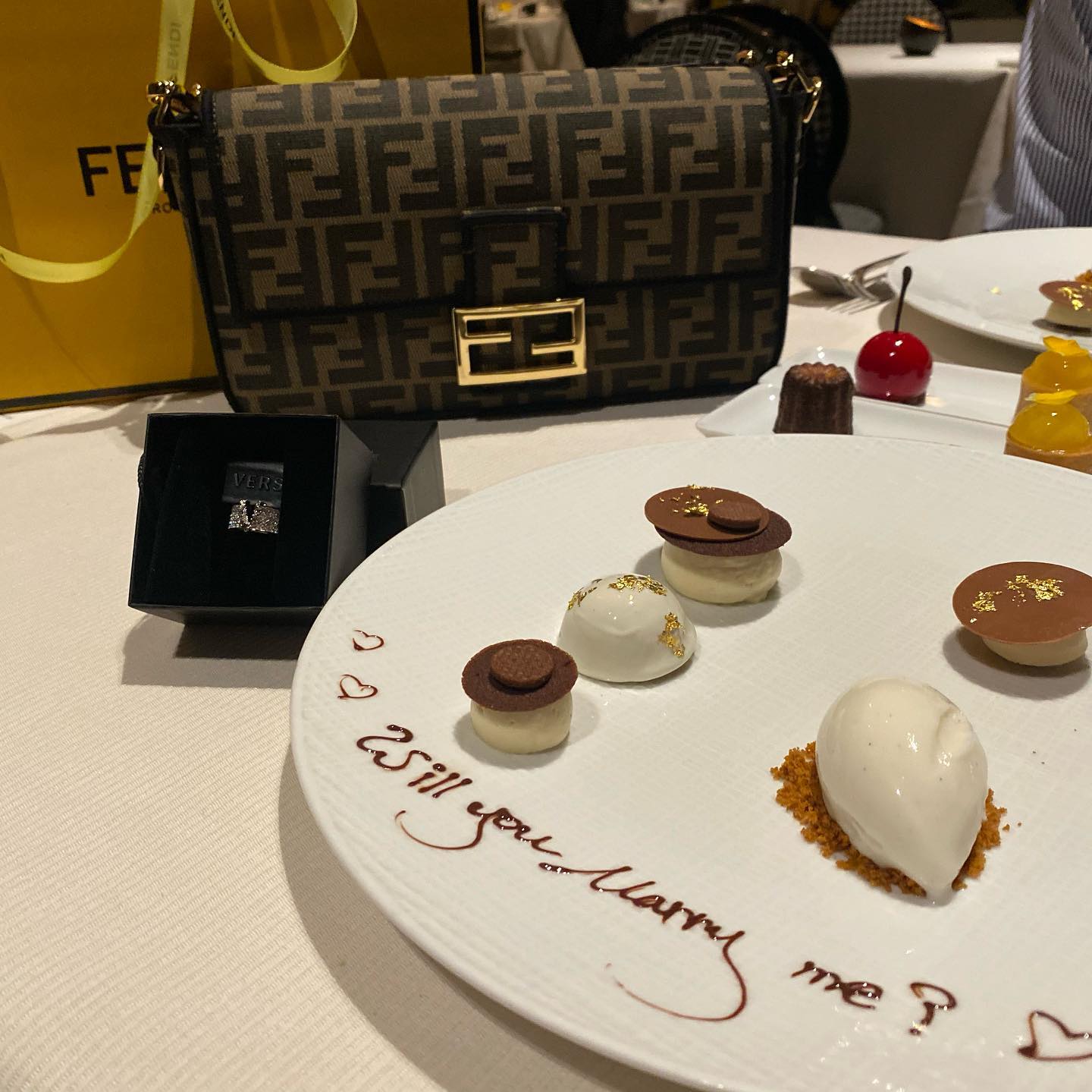 💙💍🤍
오빠의 오열로 인한
더 감동적이었던 프로포즈 

#잘살자❤️