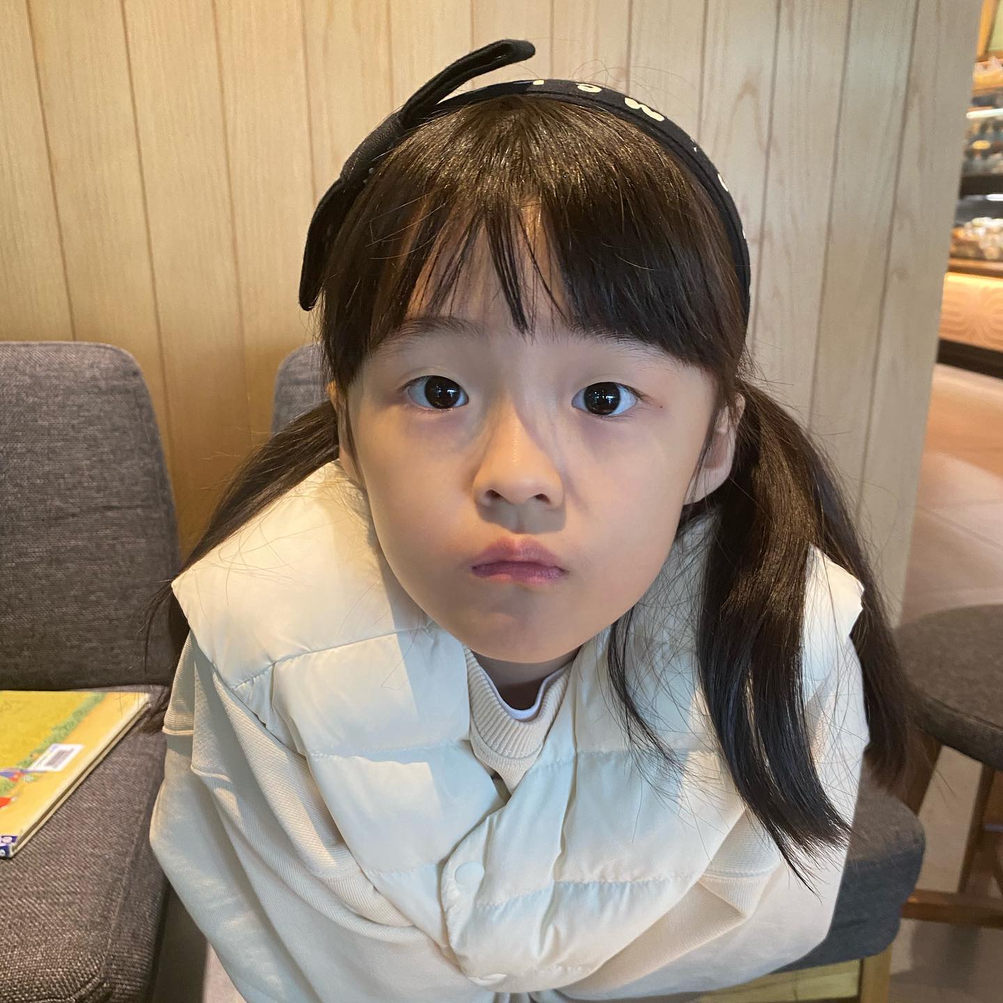_
하리와 서울나들이는 항상 굿♥
.
.
.
#서울 #스타벅스샛강역점 #스타벅스 #IKEA #ikea광명 #더현대서울 #더현대서울여의도 #더현대 #여의도 #더현대백화점 #이하리 #이하리사랑해 #딸스타그램 #딸바보 #귀여워 #이뻐 #내딸최고 #비글딸 #애스타그램 #육아스타그램 #육아소통 #송도맘 #16년생 #10월생 #20161014