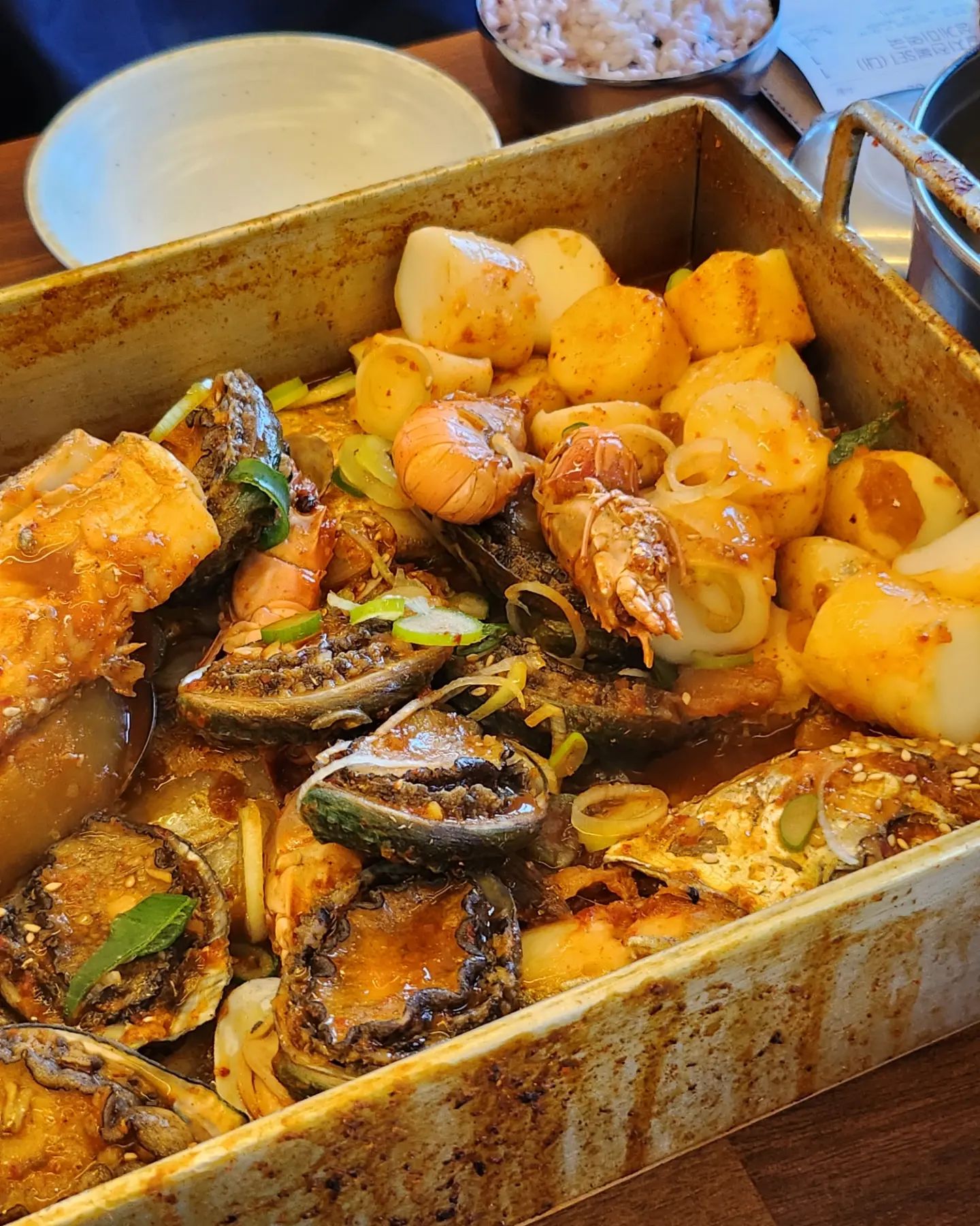 #제주광해애월점
💘명수도 다녀간 제주갈치조림 맛집
.
.
👉 전복갈치조림세트 ★★★★☆
.
🤟어디까지나 주관적인 평점
★★★★★ 집에서도 생각나는 맛
★★★★☆ 재방문 의사 있음
★★★☆☆ 근처에 있으면 가볼만한 맛
★★☆☆☆ 재방문 의사 없음
★☆☆☆☆ 다시는 언급하고 싶지 않은 맛
.
.
#제주맛집 #제주애월맛집 #제주여행 #제주가족여행 #제주갈치조림 #제주광해 #딱새우게장 #가족여행맛집 #먹스타그램 #맛스타그램 #맛집투어 #푸드파이터안나수아