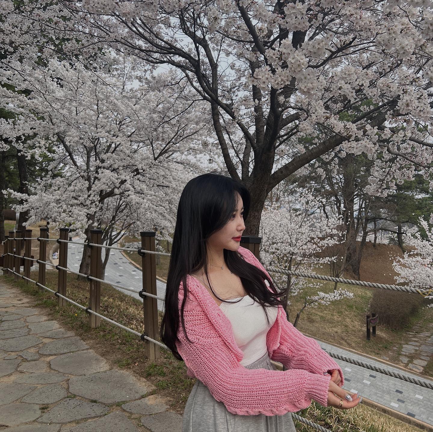 누가 옥천 가자 했냐
누가 맛집 한시간 기다리게 했냐
누구냐