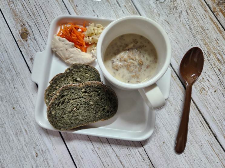 통밀빵다이어트 저염식 쑥 통밀빵