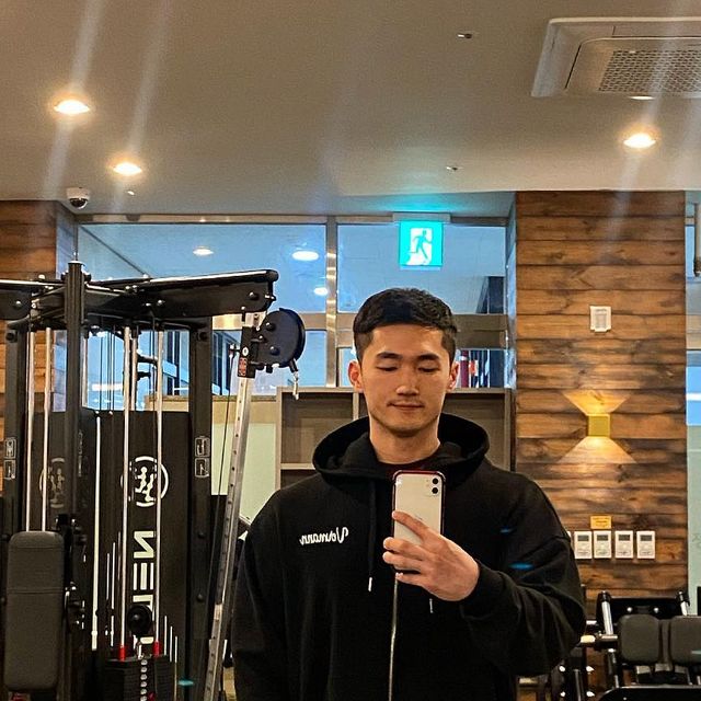 BK on Instagram: "#ㅇㅇㅇ
제트리션에서 크레아틴을 보내주셨어요!
크레아틴이 가루형태가 아니고
알약 형태라서 먹기 너무 편하네요👍
요 며칠 크레아틴 먹고 로딩이 됐는지
어제랑 다르게 오늘은 힘이 좀 나네요
요거 먹고 물 많이 마시고 
고강도 운동으로 멸치 탈출 해볼게요💪🏾
.
.
#광고#제트리션#근육맨닷컴#제트크레아틴프로#크레아틴#creatine#헬스#헬스보충제#헬스타그램#보충제#보충제추천#헬스보충제추천#운동하는남자#운동하는여자#헬린이"
