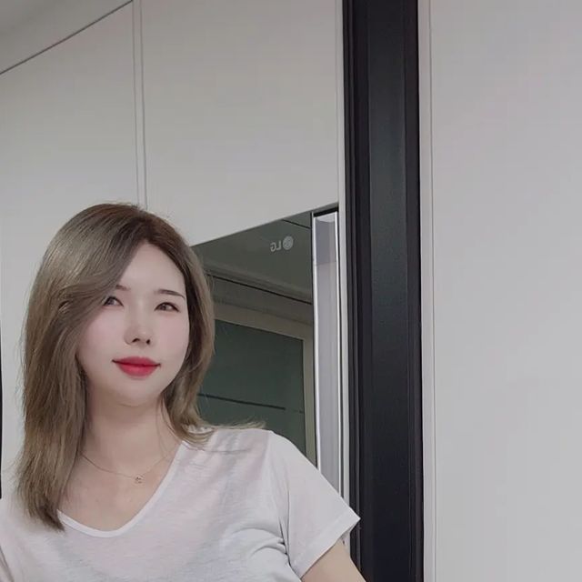 홍재연 on Instagram: "#광고 . 팬티, 속바지, 홈웨어, 원마일웨어를 하나로 해결가능한 쉬어 코튼 트렁크!! . 24시간 내내 속옷으로도 밖에서도 편하게 입을 수 있는 활용도 만점인 트렁크! . 입었
