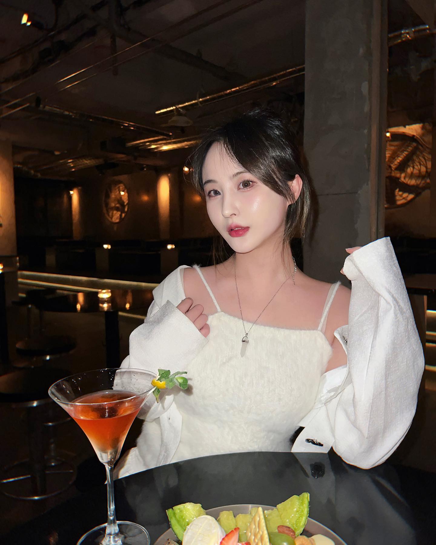노래도 취저 술도 너무맛있고 분위기에취해서 
만취위기오기 딱 좋은 sixnight.seoul 🤪
 
#식스나잇 #sixnigth #압구정라운지