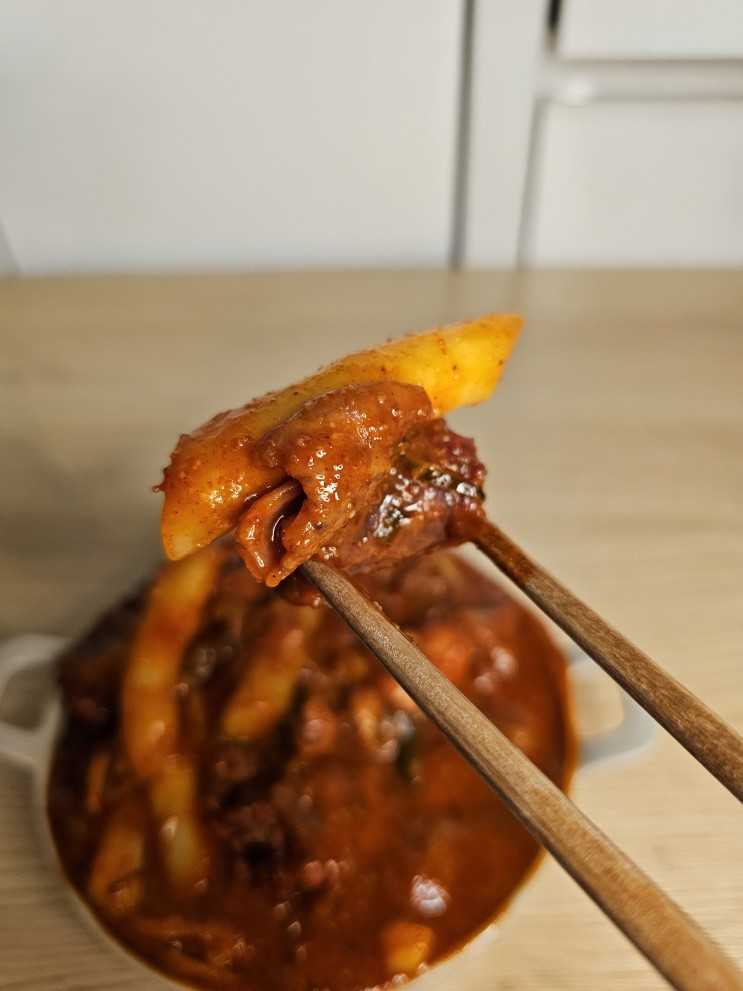 떡볶이 밀키트 철판순대볶음 소스로 만들어 이색적인 맛의 곱순떡! 곱창 순대 떡볶이를 한 번에 즐겨요!