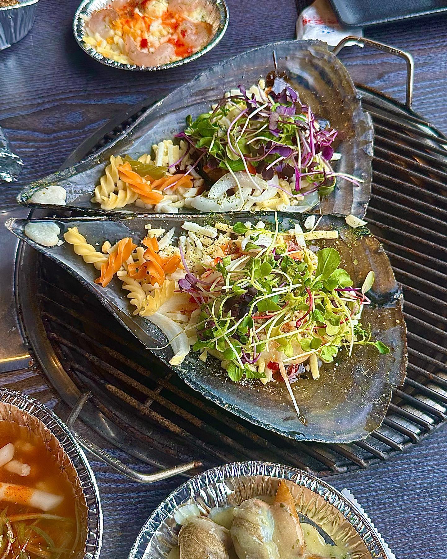 행복했던 오이도 데이트

조개구이를 오랜만에 먹어서 그런지 더 맛있었다

.
.
.
.
.
.
.
.
.
.
.
.
.
.
.
.
.
.
.
.
.
.
.
.
.
.
#오이도#오이도맛집#조개구이#청춘조개#가리비#데이트#럽스타#먹스타#맛스타#커피#로아커피#뷰맛집#바다#등대빵#오이도등대빵#데이트코스#좋아요