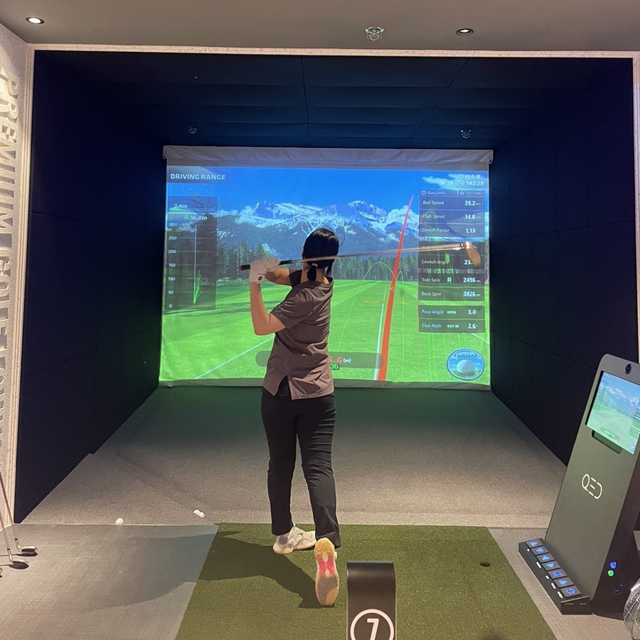 요즘 오픈한 #광교골프연습장 #에이알골프아카데미광교점 🏌🏻⛳️ 백돌이 탈출을 위해 열심히 스윙연습중!🥳

argolfacademy_kg_lotte