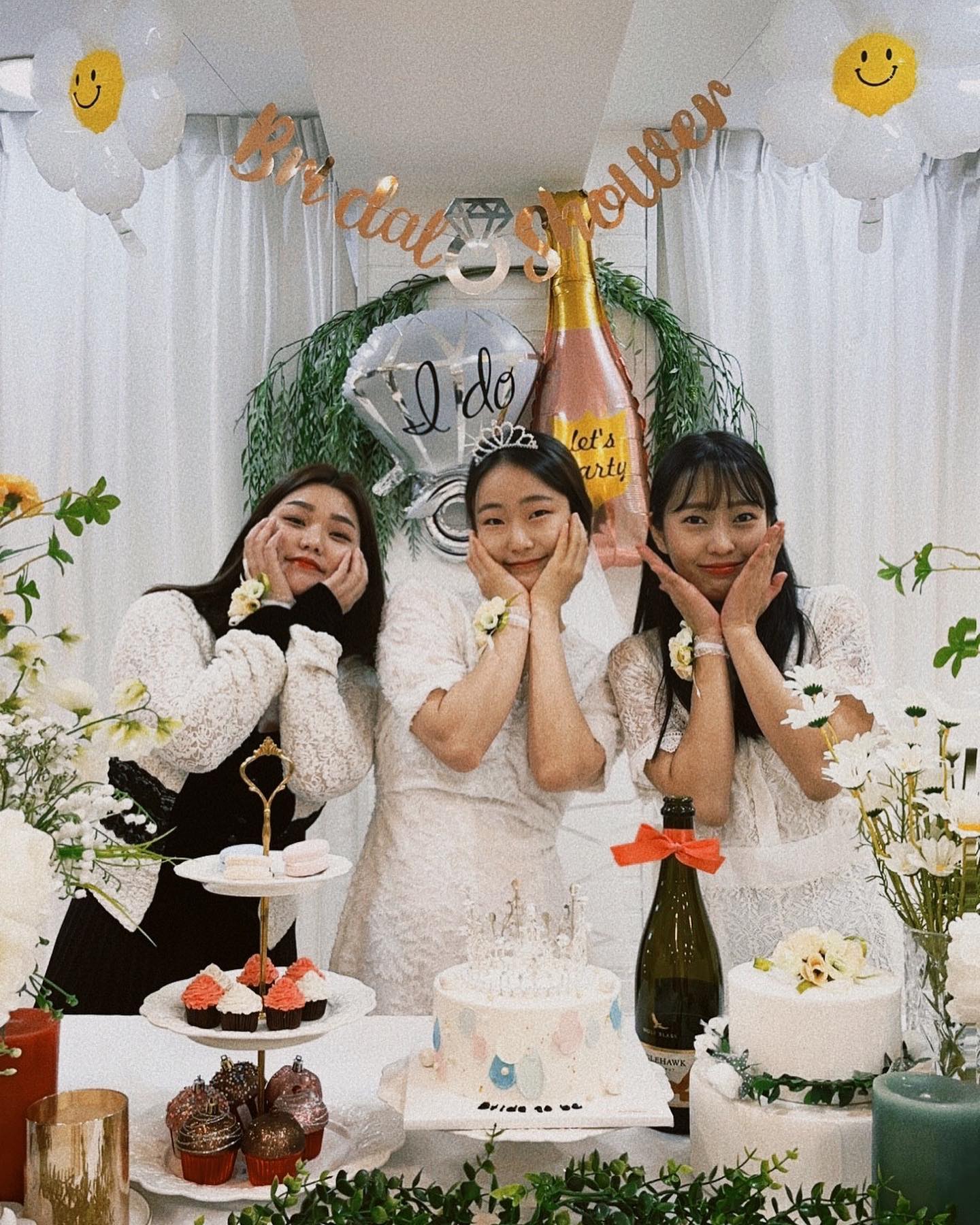대구에서 서울까지 올라와
깜짝 파티 만들어준 내새뀨들🧡
우리 세자매 평생 행복하댜

Who is next?