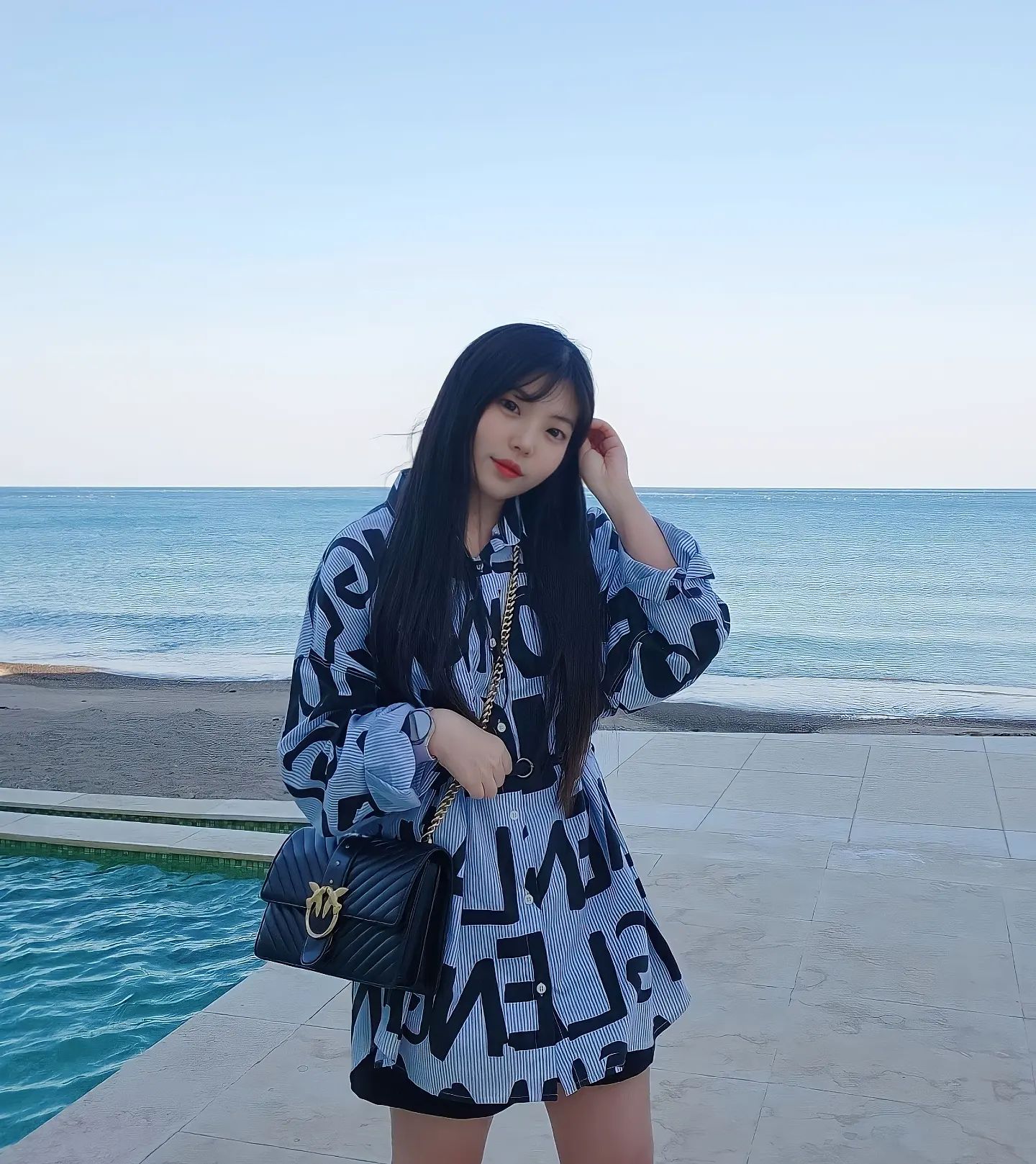 바람이 너무 많이분당 🌬
.
.
.
#주말 #주말스타그램 #포항 #데이토나풀빌라 #데이토나 #풀빌라 #바다스타그램#오늘의코디 #ootd