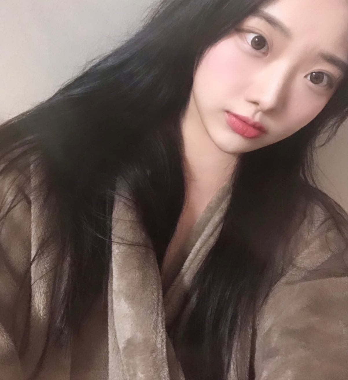 아좌짜 ! ( •̀ .̫ •́ )✧ 

#머리기르기다짐1일차 .