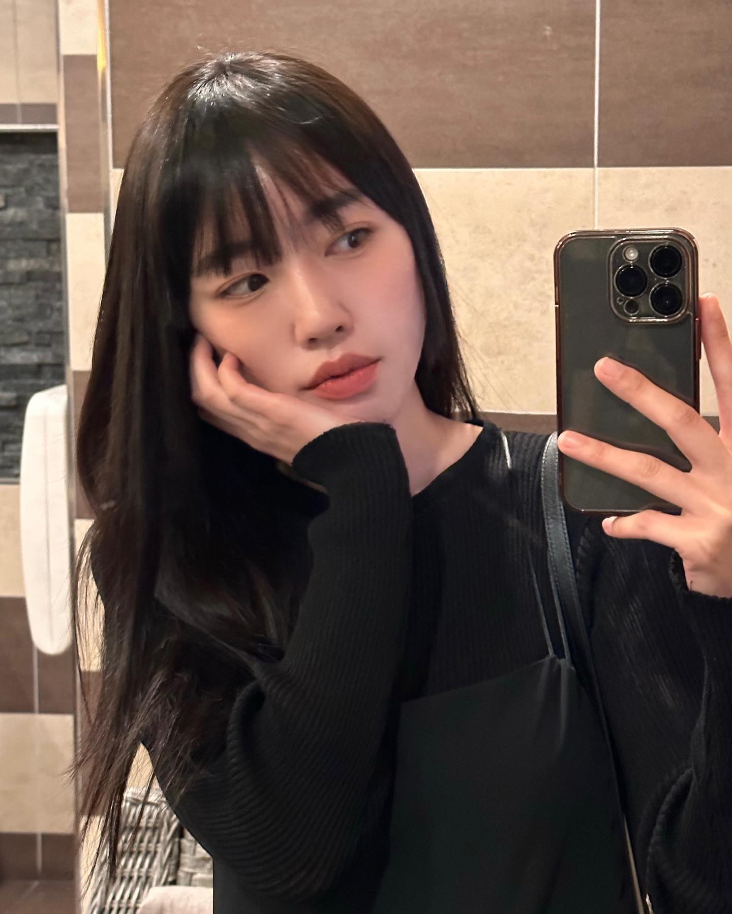회사 쉬고 머리하러 다녀왔는데
나의 뉴 헤어 어뗘..