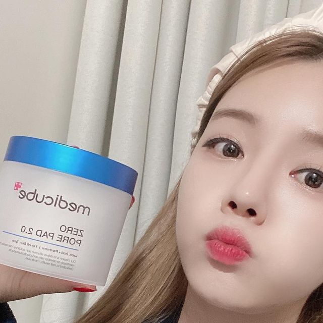 지연 on Instagram: "#광고#메디큐브#medicube 솔직히 이제 메디큐브 제로포어패드는 머쓱템이지 ㅎㅎ 항상 써서 또 소개하기 머쓱하다는 아이템을 머쓱템이라고 한다면서여??ㅋㅋ 세안 후