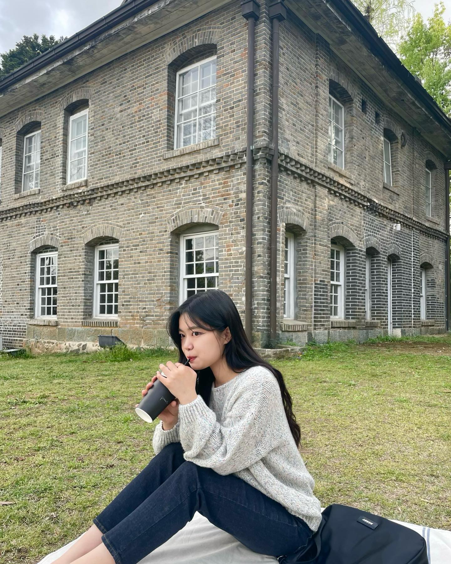 유디가 이쁜데 왜 안올렸냐고 해따!!!!!
그럼 팔랑귀인 나는 또 넘어가...🫠
그러고보니 저때 돌체라떼 두입컷해서 수경이가 놀랬었지..