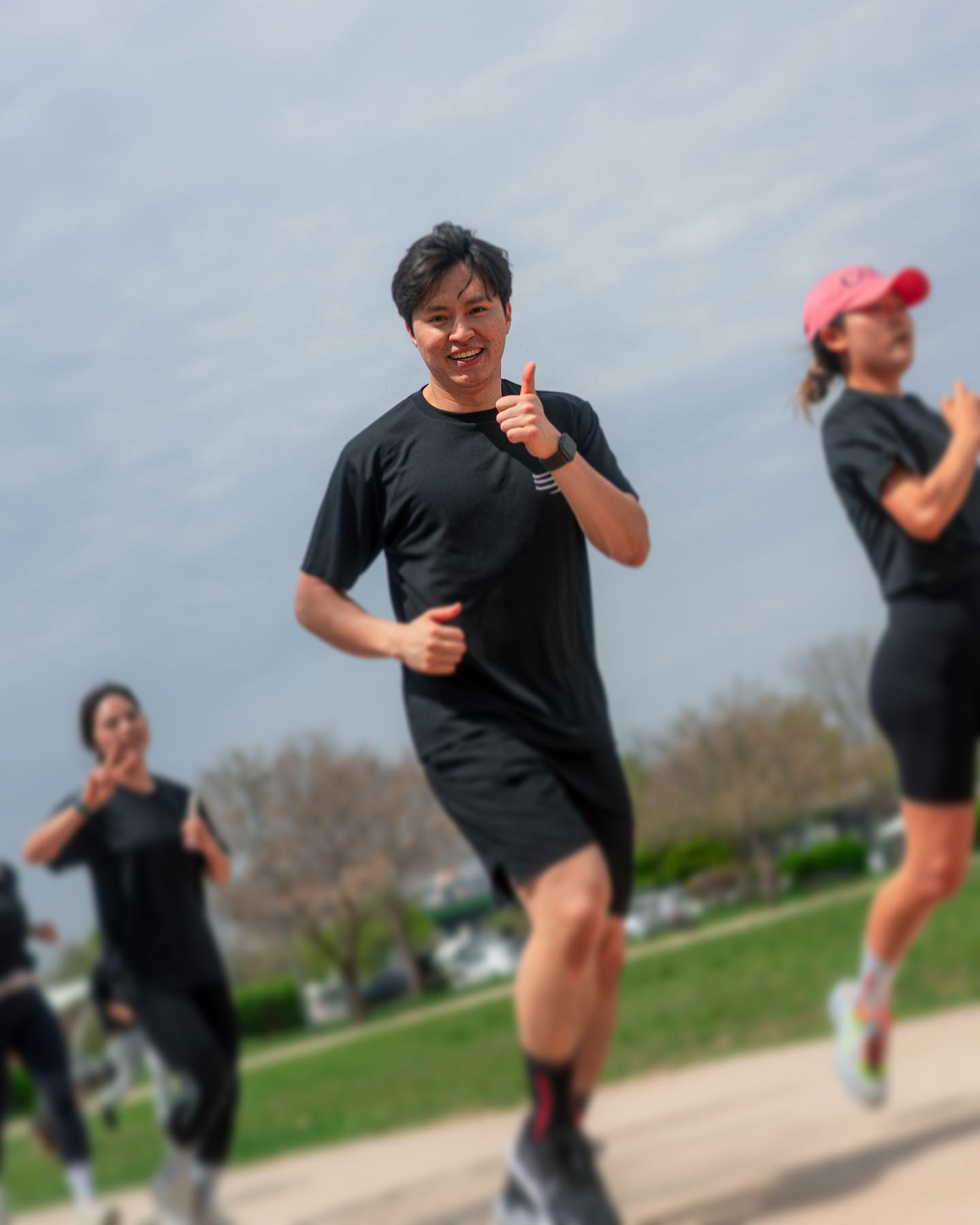 [F45 SINSA X  COMPRESSPORT] 

지난 토요일에 COMPRESSPORT와 F45신사에서 하는 러닝세션에 참여했다. 나의 러닝 폼과 함께 기초 보강훈련에 있어 전체적으로 간략하게 배울 수 있었던 시간이었다. 뛰는 것도 중요하지만, 뛰기 전 부상 방지 및 올바른 자세로 뛸 수 있는 보강훈련이 제일로 중요하단 걸 깨달을 수 있는 시간이었다.

☑️2023년 4월도 다 끝나가고 있다. 이번년도 목표 중 하나였던 ”다양한 운동경험해보기“ F45를 통해 다양한 운동경험 뿐만 아니라 좋은 사람들과의 인연들도 만들어가고있다💪🏼🔥

compressport_kr  끝으로, COMPRESSPORT의 gear들로 가볍게 러닝할 수 있었습니다. 개인적으로 양말이 너무 좋았습니다😬👍🏻 

everytim.e 항상 인생샷 남겨주셔서 감사합니다😎