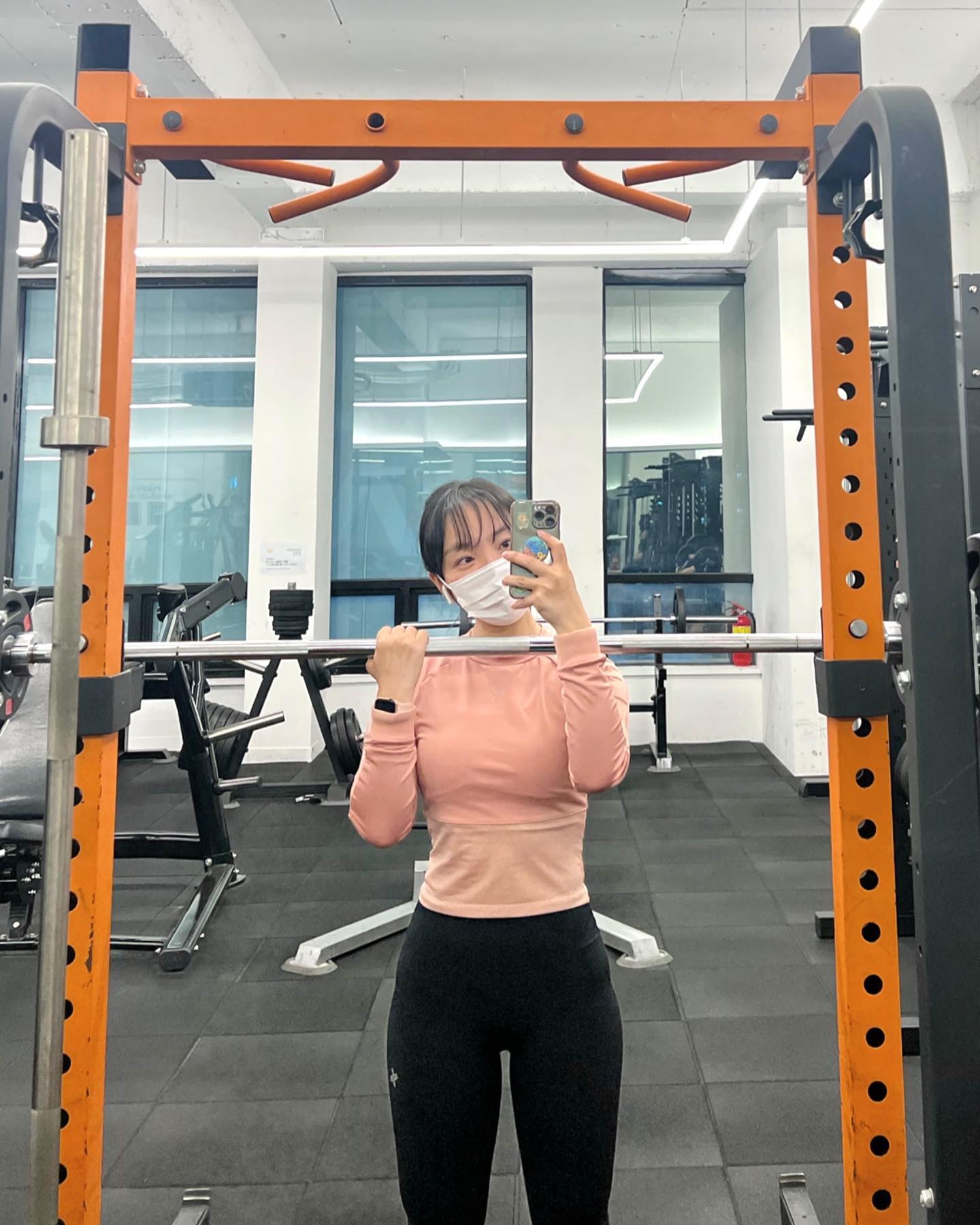 23.4.24 운동 : 하체+유산소

올만에 올리는 헬스운동!!!
요즘 식단 관리도 엉망으로 하고 헬스를 열심히 안했더니 아니나 다를까 2.6키로가 증량되었다^_^제엔장 

수욜날 등산 계획으로 인해 오늘 하체는 무게 많이 치지않고 간단하게 !!
다시 열심히해보쟈아
