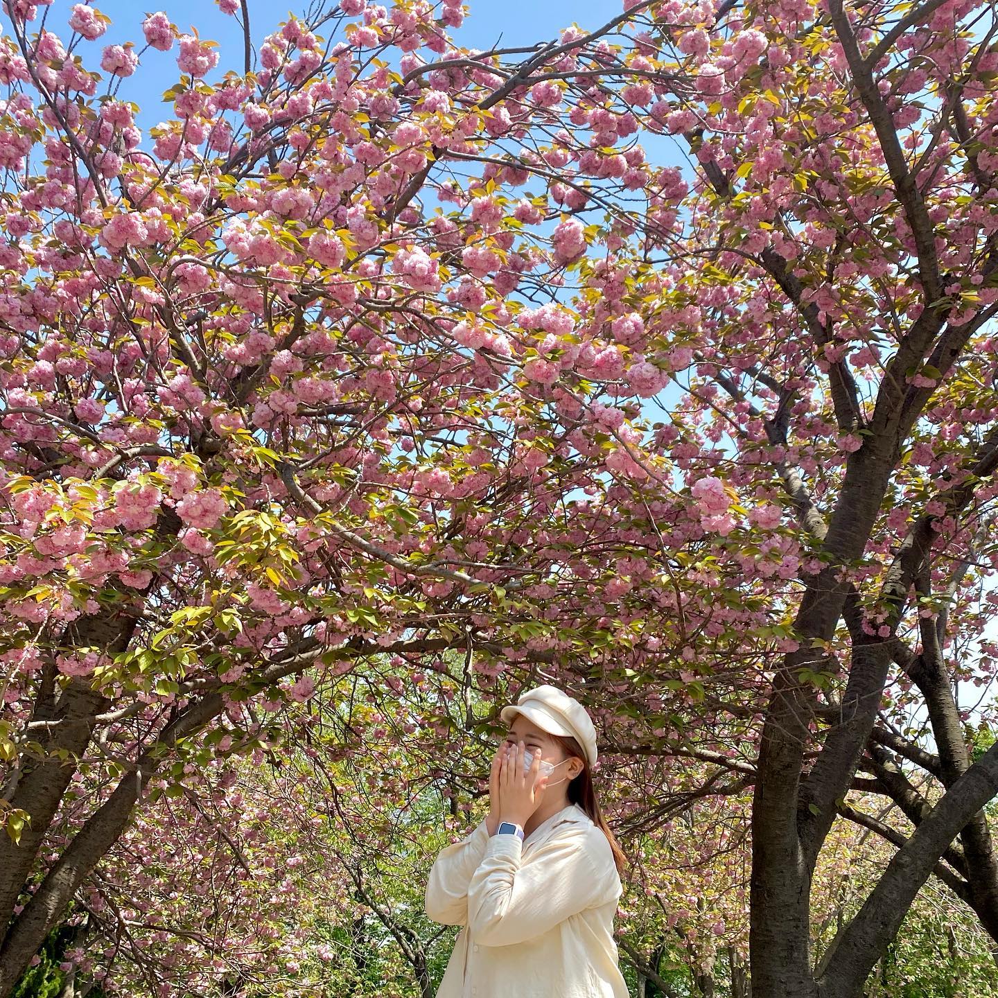 220424🌸
오늘 다녀온 것처럼 올리기😌

계속 타이밍 놓쳐서 이제서야 올린다 힛…
작년에 갑자기 떠난 부산 여행은 너무 즐거웠구 재밌었다✨
꽃이랑 바다도 보고! 짧았지만 알찼던 우리 여행 짜릿했어❣️

올해도 같이 떠나자🫶🏻

#부산여행 #부산겹벚꽃