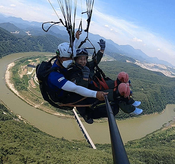 60대 엄마를 위한 일상탈출 선물 단양패러글라이딩