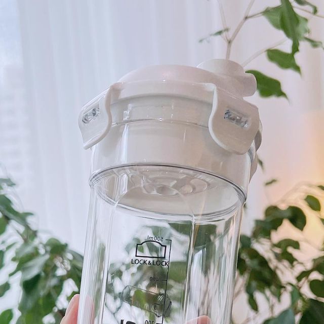 @from_holy on Instagram: "#광고 프로쉐이커는 락앤락에서 만든 쉐어커보틀 브랜드에요😊 🌱BPA free 📍기본에 충실한 쉐이커 📍투명하고 안전한 트라이탄 바디 📍완벽한 블렌딩을 위한 이지믹