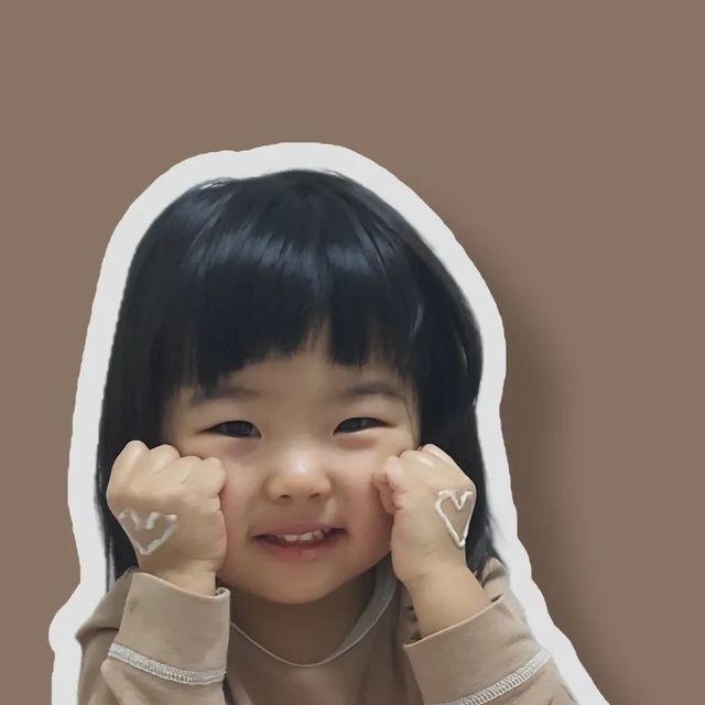 빵빵이 이서의 성장기록 on Instagram: "#비더마틱울트라맘 제가 비더마틱 서포터즈 울트라맘 1기로 활동하게 되었어요😁 이서는 겨울만 되면 건조함에 로션을 끼고 살아요 항상 간지러워해