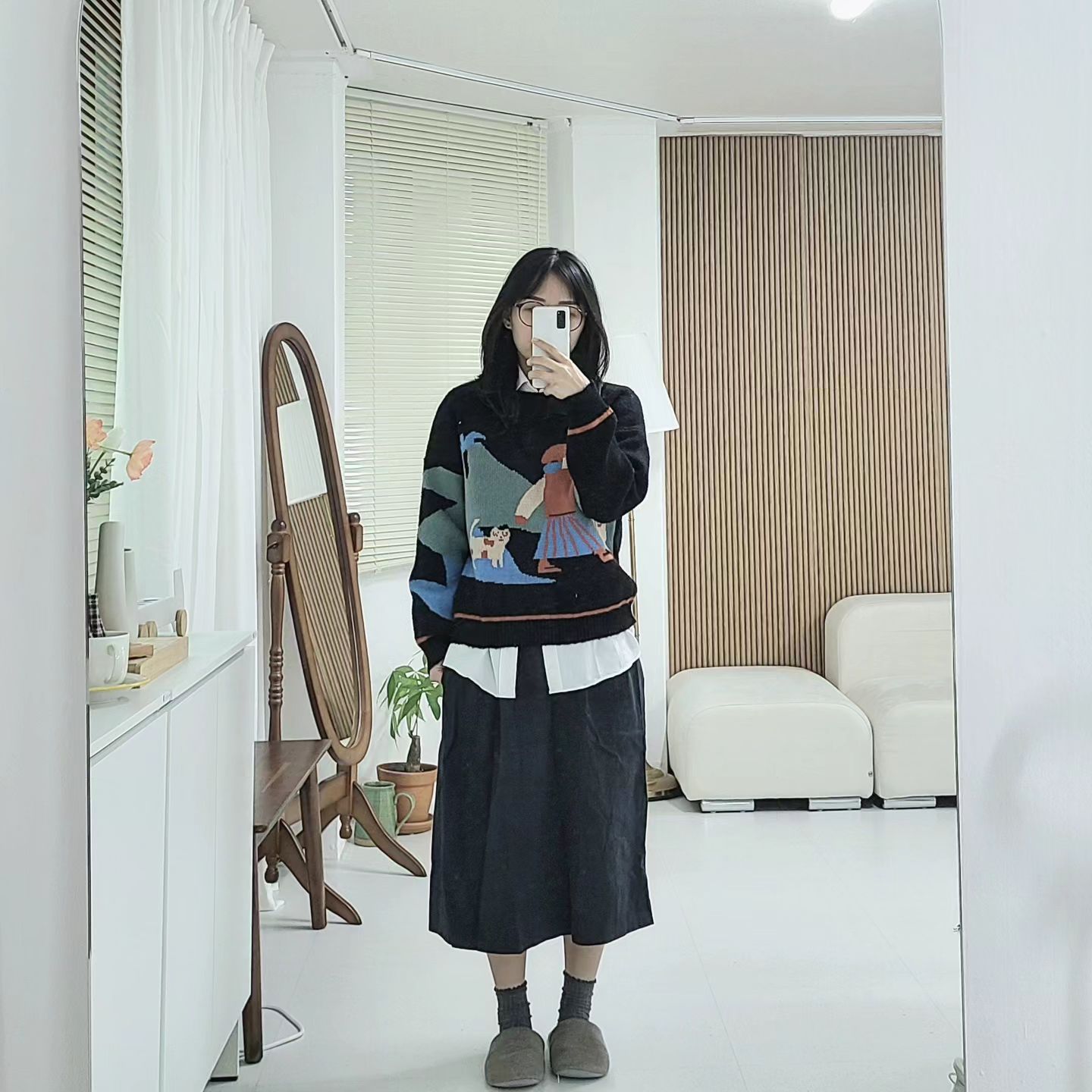 왜 다시 추워진 것 같죠..?
.
반팔 꺼냈는데... 추워요... 🤣
.
패턴이 꽤나 마음에 들었던 니트인데 강아지가 찢어버렸답니다...☆