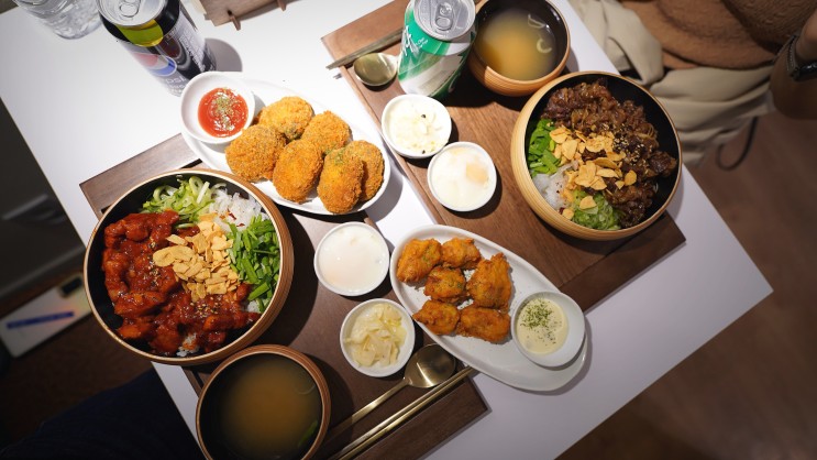 한술식당 신촌점, 대학가 점심으로 추천해요. 고추장삼겹덮밥 + 자색고구마 고로케, 간장 우삼겹 덮밥 + 가라아게 후기