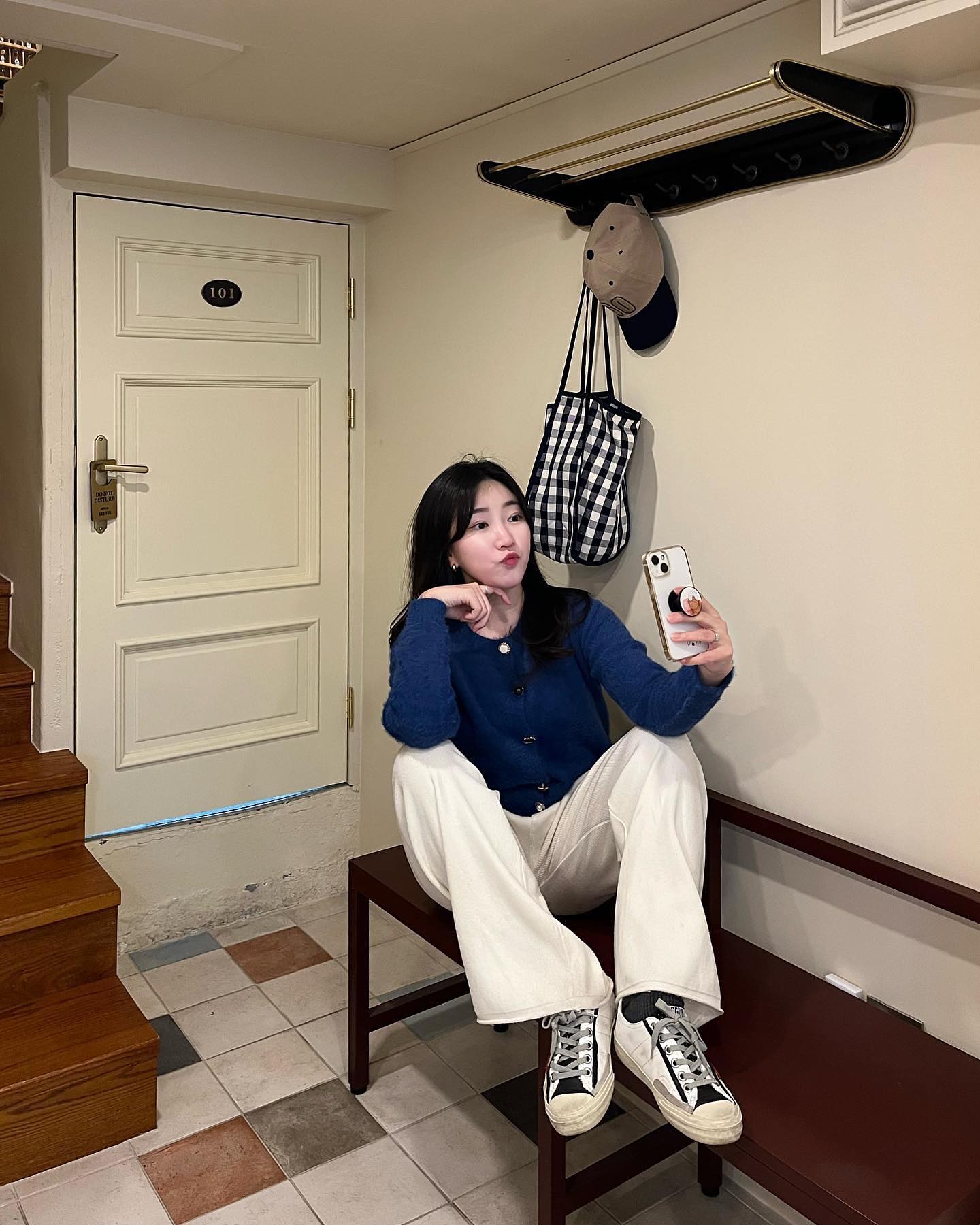 큰일이네 😇😇 잠 이 안 와