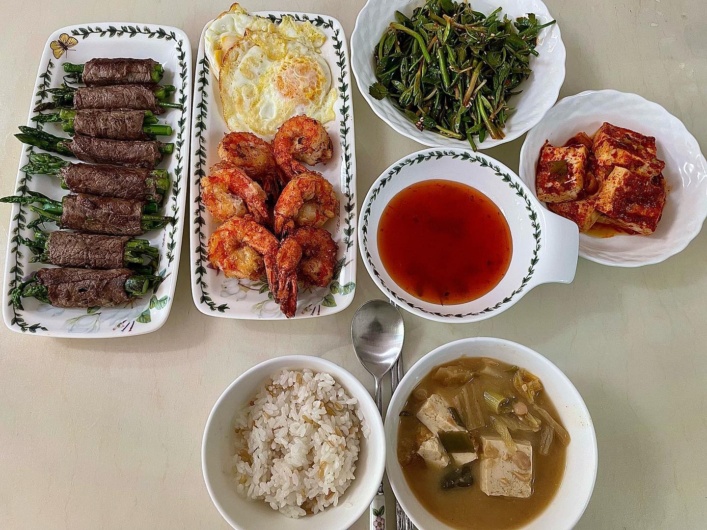 엄마밥 최고..💕
아우 벌써 보고싶당
주말에 가서 
뽀뽀 왕창하구 와야디😏